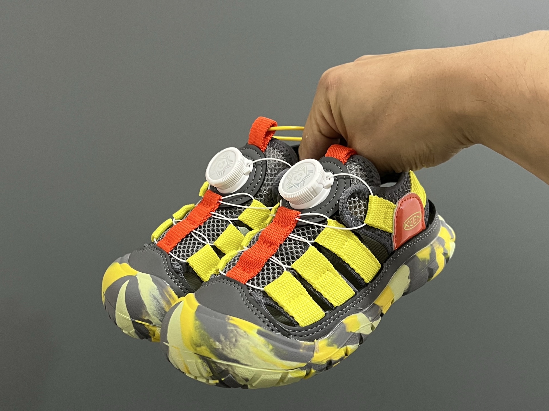 图片[2]-KEEN潮牌新款锁扣高速2代儿童溯溪凉鞋 尺码：26-37码 超爱的溯溪两穿户外凉鞋⛺️ 精致锁扣设计，穿脱超方便✌🏻 橡胶耐磨防滑大底，脚感不言而喻☁️-选品中心