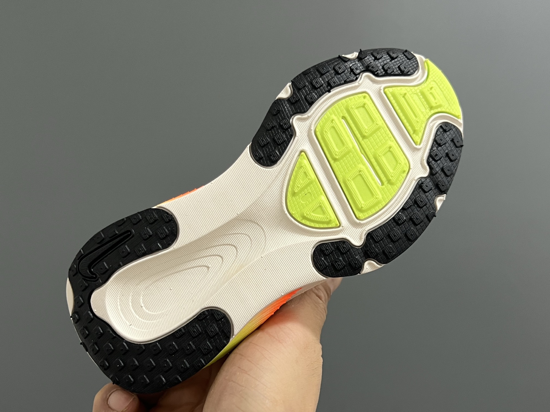 图片[5]-NK 迈柔Vomero 18儿童亲子缓震运动鞋 26-35码，成人36-44码 专柜同步新款🆕网面拼接、透气舒适☁️橡胶耐磨防滑大底，脚感超赞👍🏻-选品中心