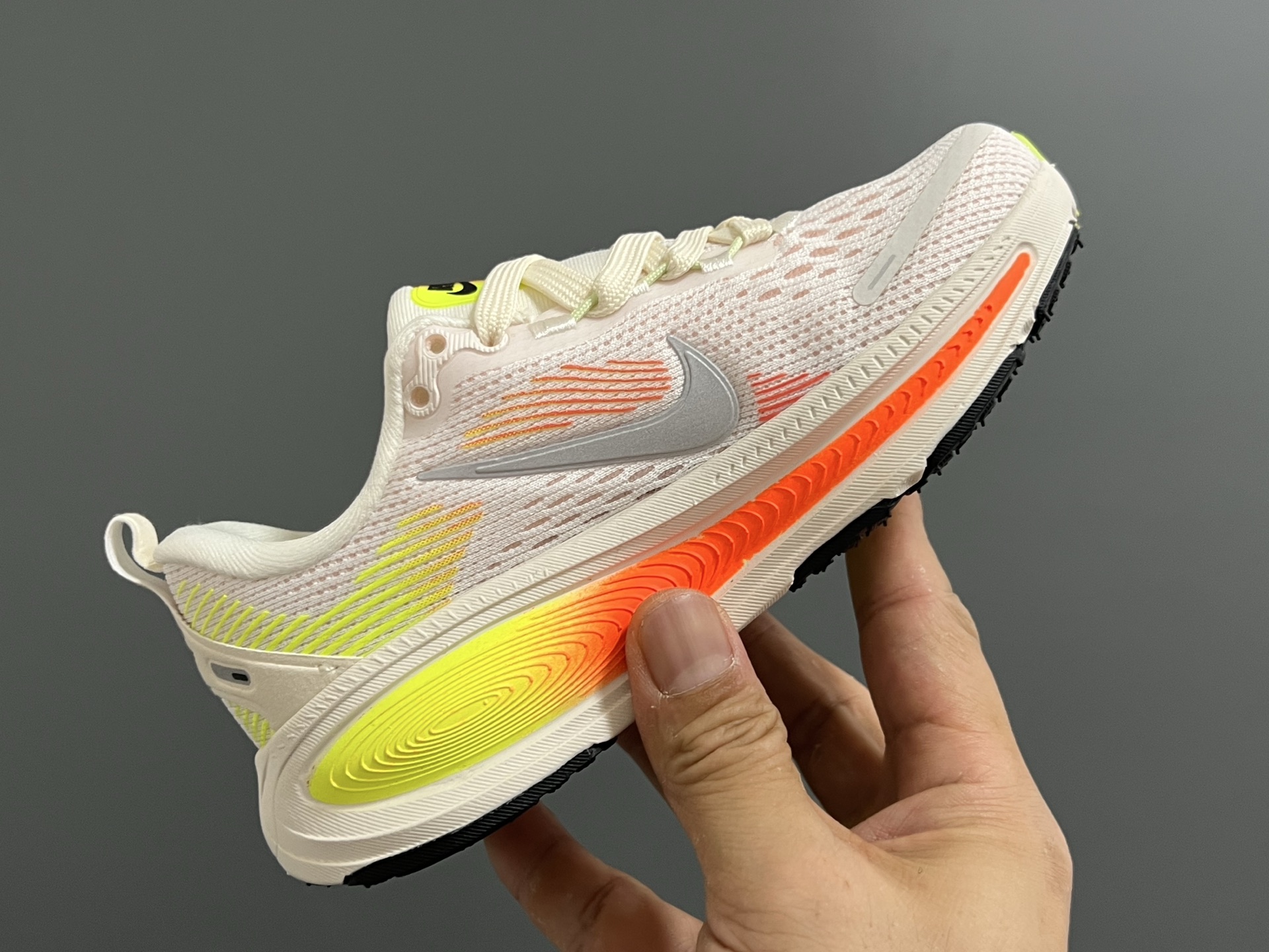 图片[6]-NK 迈柔Vomero 18儿童亲子缓震运动鞋 26-35码，成人36-44码 专柜同步新款🆕网面拼接、透气舒适☁️橡胶耐磨防滑大底，脚感超赞👍🏻-选品中心