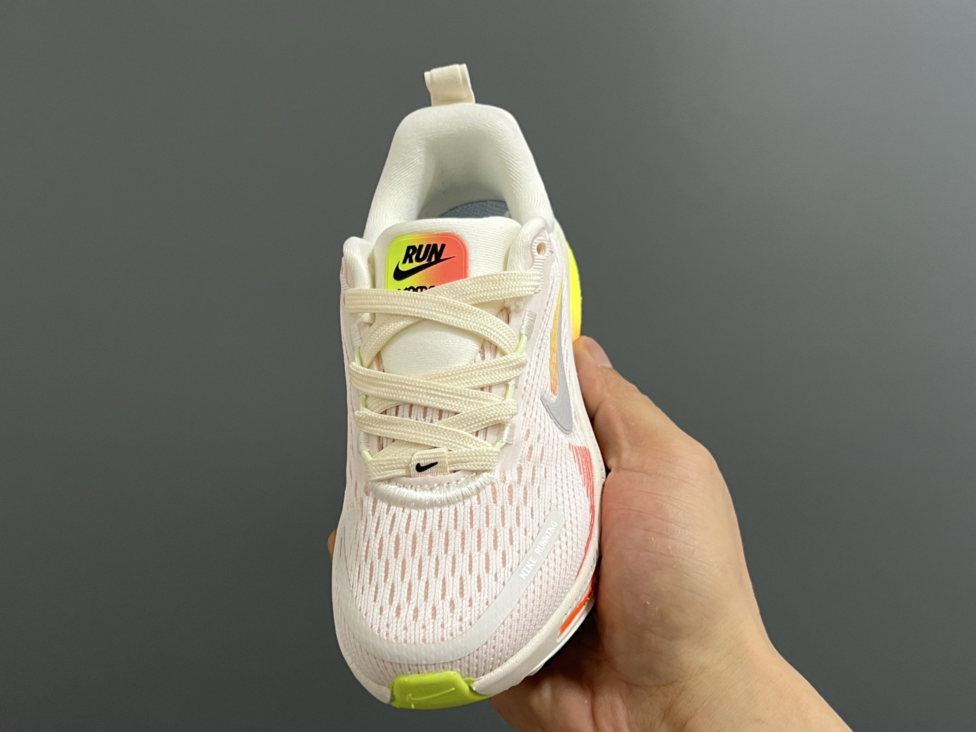 图片[3]-NK 迈柔Vomero 18儿童亲子缓震运动鞋 26-35码，成人36-44码 专柜同步新款🆕网面拼接、透气舒适☁️橡胶耐磨防滑大底，脚感超赞👍🏻-选品中心