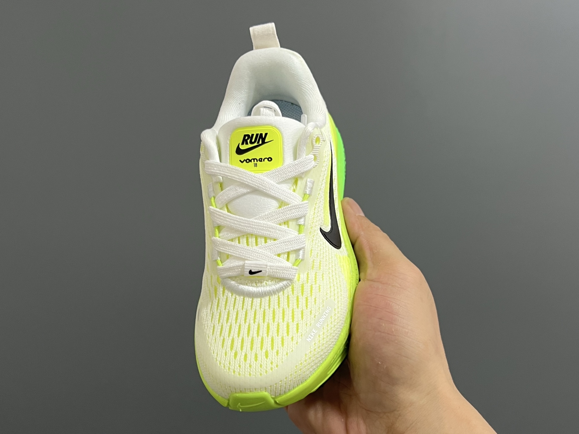 图片[3]-NK 新款迈柔Vomero 18儿童亲子缓震运动鞋 尺码：26-35码，成人36-44码 专柜同步新款🆕 网面拼接、透气舒适☁️ 橡胶耐磨防滑大底，脚感超赞👍🏻 亲子款上脚超帅气🆒-选品中心