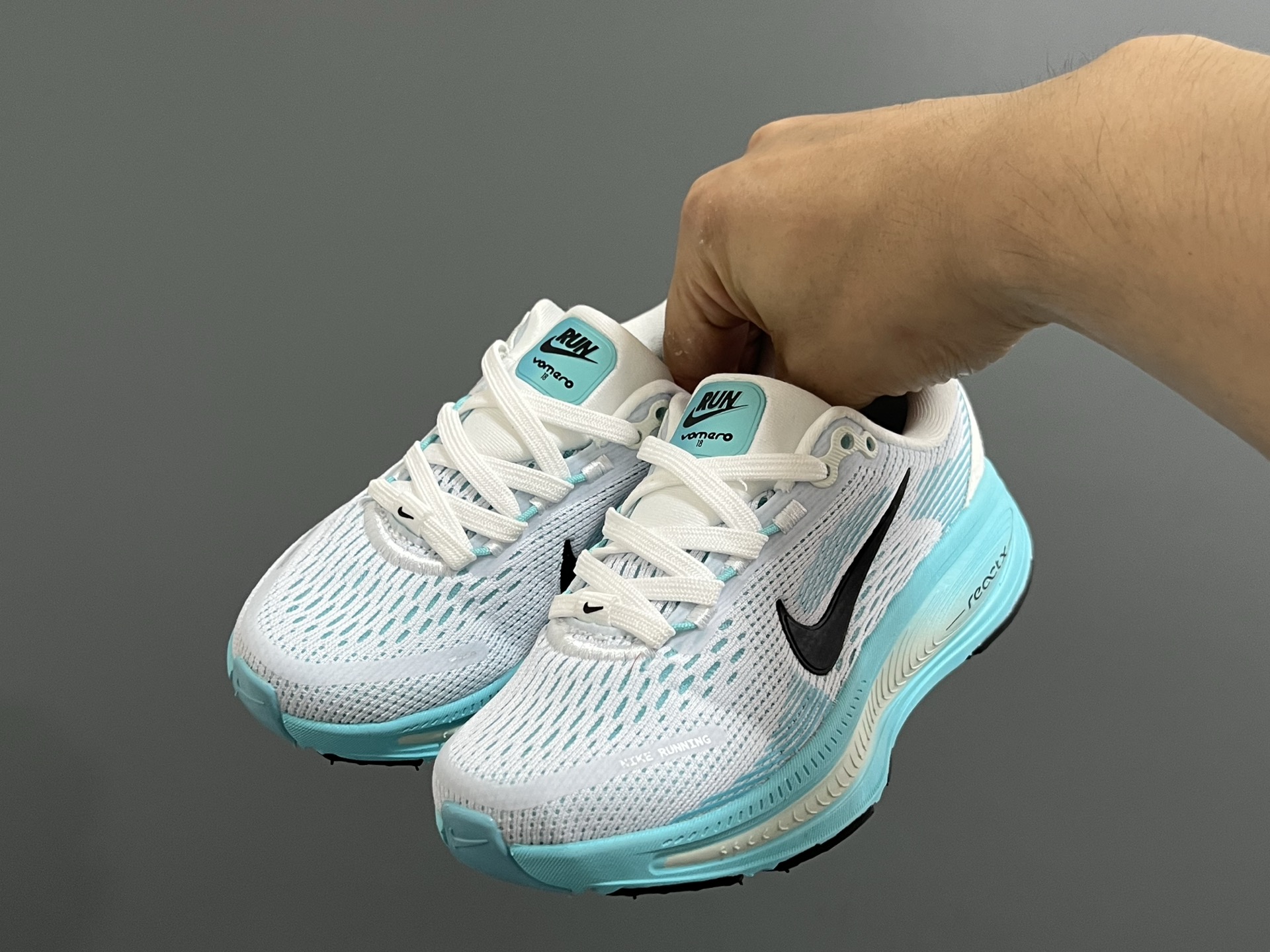 图片[2]-NK 新款迈柔Vomero 18儿童亲子缓震运动鞋 尺码：26-35码，成人36-44码 专柜同步新款🆕 网面拼接、透气舒适☁️ 橡胶耐磨防滑大底，脚感超赞👍🏻 亲子款上脚超帅气🆒-选品中心