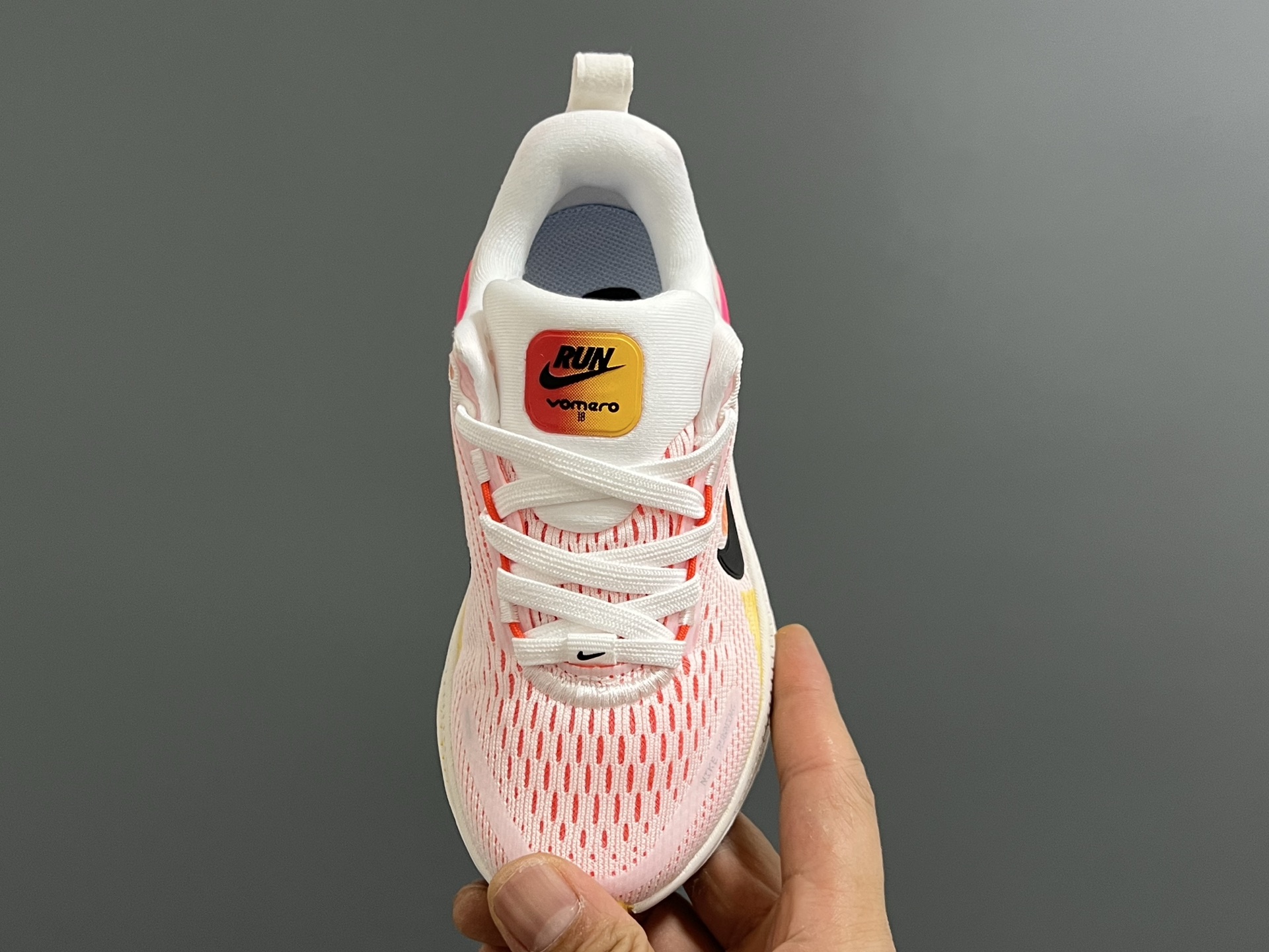 图片[7]-NK 新款迈柔Vomero 18儿童亲子缓震运动鞋 尺码：26-35码，成人36-44码 专柜同步新款🆕 网面拼接、透气舒适☁️ 橡胶耐磨防滑大底，脚感超赞👍🏻 亲子款上脚超帅气🆒-选品中心