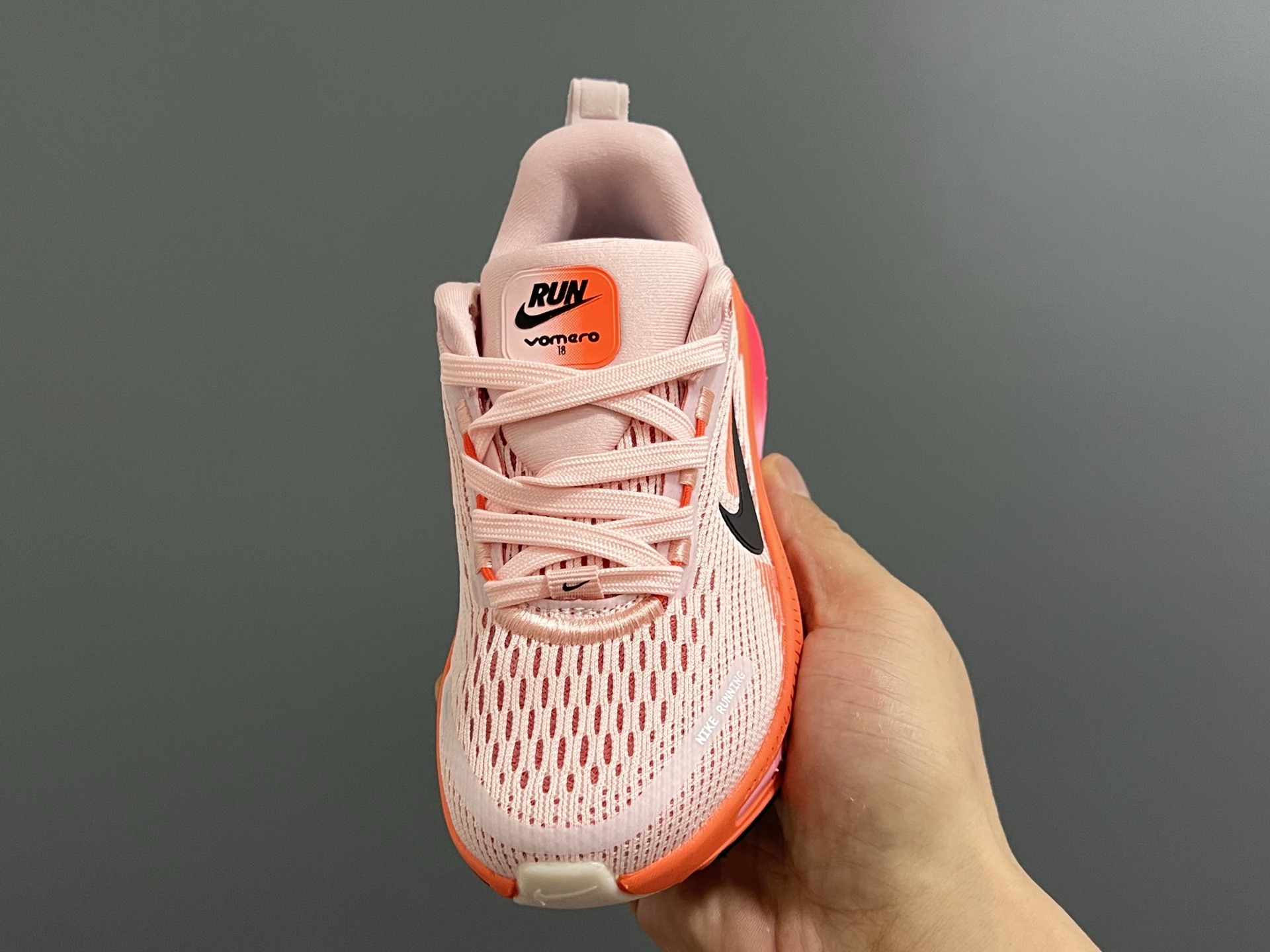 图片[3]-NK 新款迈柔Vomero 18儿童亲子缓震运动鞋 尺码：26-35码，成人36-44码 专柜同步新款🆕 网面拼接、透气舒适☁️ 橡胶耐磨防滑大底，脚感超赞👍🏻 亲子款上脚超帅气🆒-选品中心