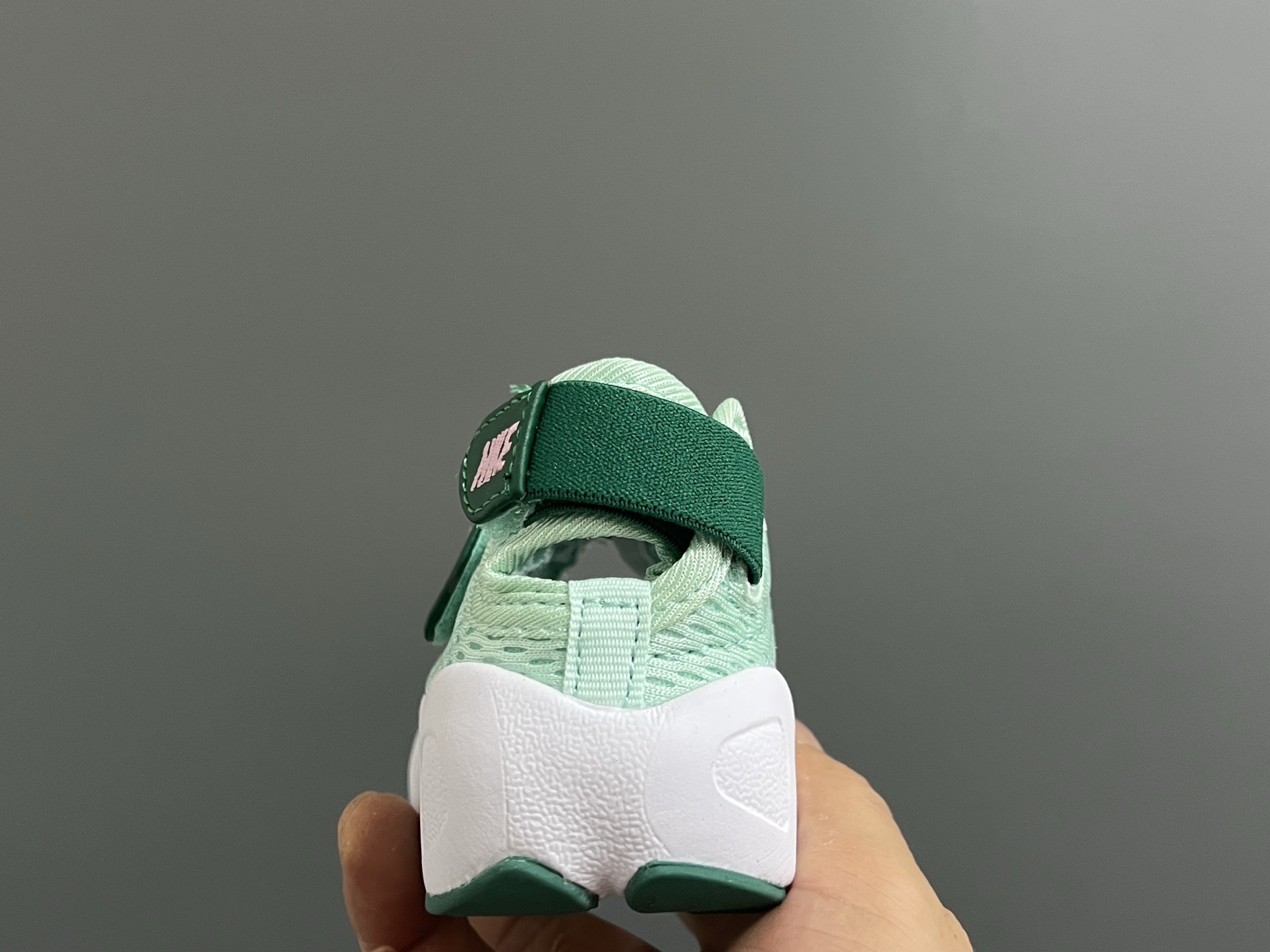 图片[7]-NK新款忍者网面儿童透气凉鞋 尺码：24-37码 超萌的忍者款式🔥 网面镂空设计，透气又舒适☁️ 魔术贴设计，穿脱方便✌🏻 橡胶耐磨防滑大底，脚感不言而喻✔️ 时髦又洋气✨-选品中心