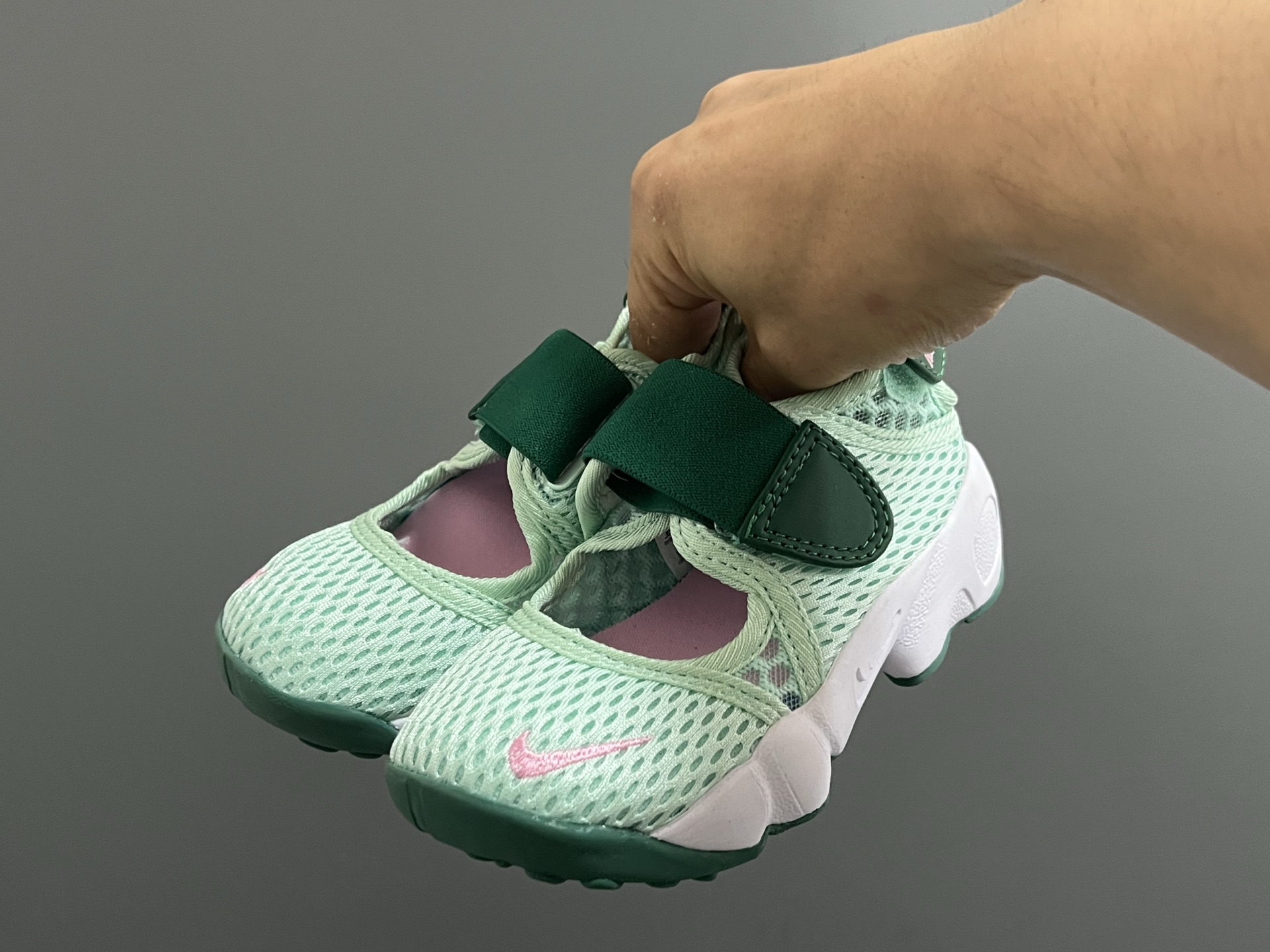 图片[2]-NK新款忍者网面儿童透气凉鞋 尺码：24-37码 超萌的忍者款式🔥 网面镂空设计，透气又舒适☁️ 魔术贴设计，穿脱方便✌🏻 橡胶耐磨防滑大底，脚感不言而喻✔️ 时髦又洋气✨-选品中心