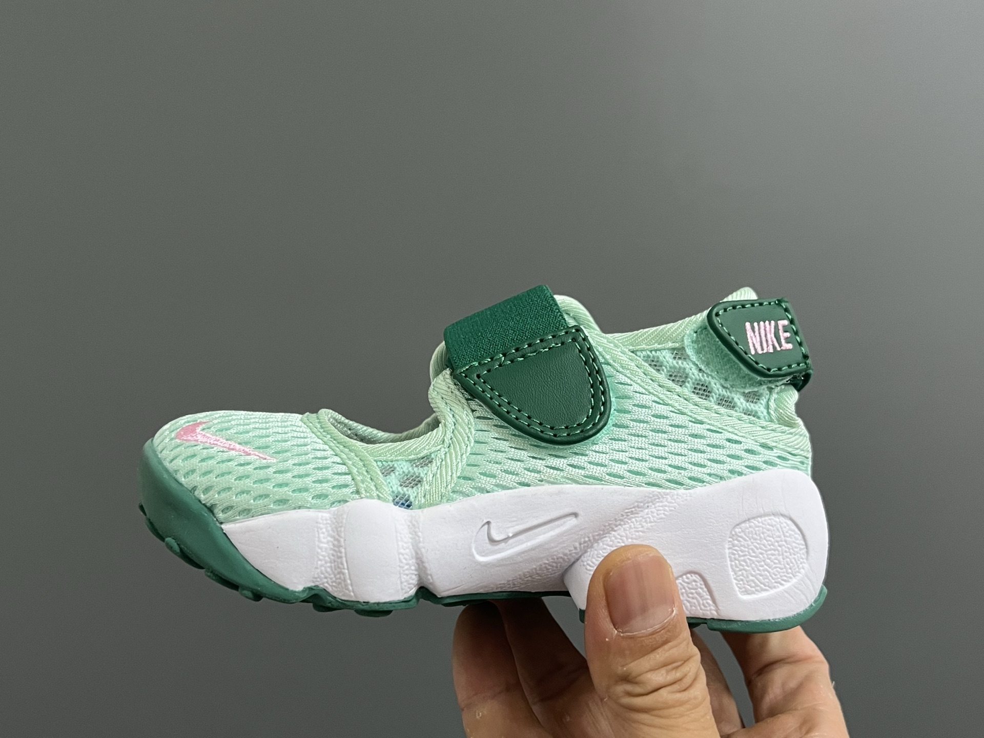 图片[4]-NK新款忍者网面儿童透气凉鞋 尺码：24-37码 超萌的忍者款式🔥 网面镂空设计，透气又舒适☁️ 魔术贴设计，穿脱方便✌🏻 橡胶耐磨防滑大底，脚感不言而喻✔️ 时髦又洋气✨-选品中心