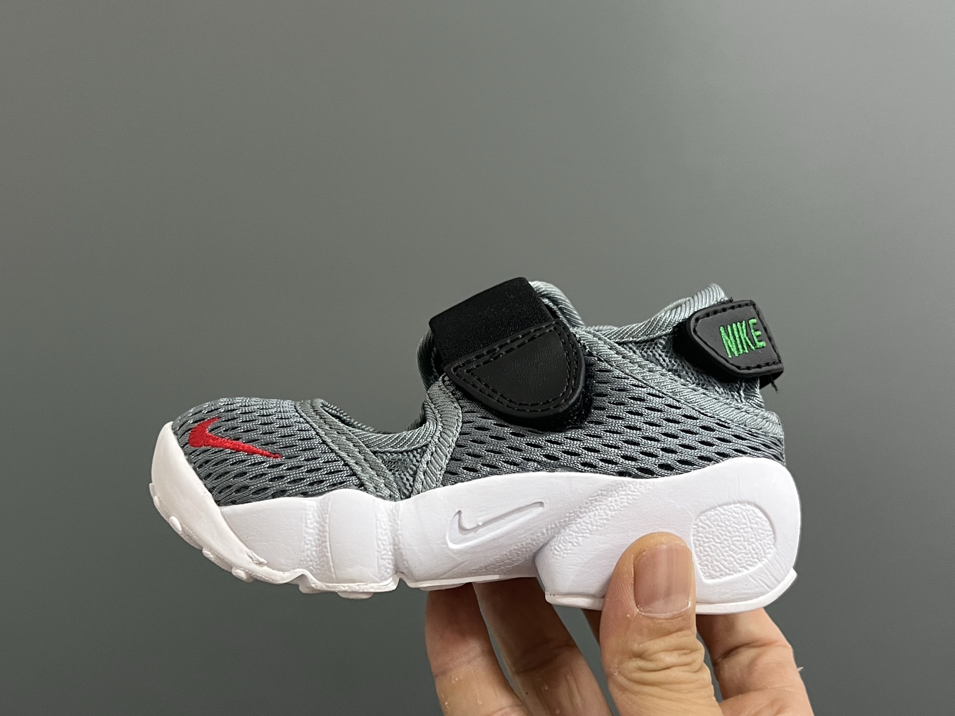 图片[4]-NK新款忍者网面儿童透气凉鞋 尺码：24-37码 超萌的忍者款式🔥 网面镂空设计，透气又舒适☁️ 魔术贴设计，穿脱方便✌🏻 橡胶耐磨防滑大底，脚感不言而喻✔️ 时髦又洋气✨-选品中心