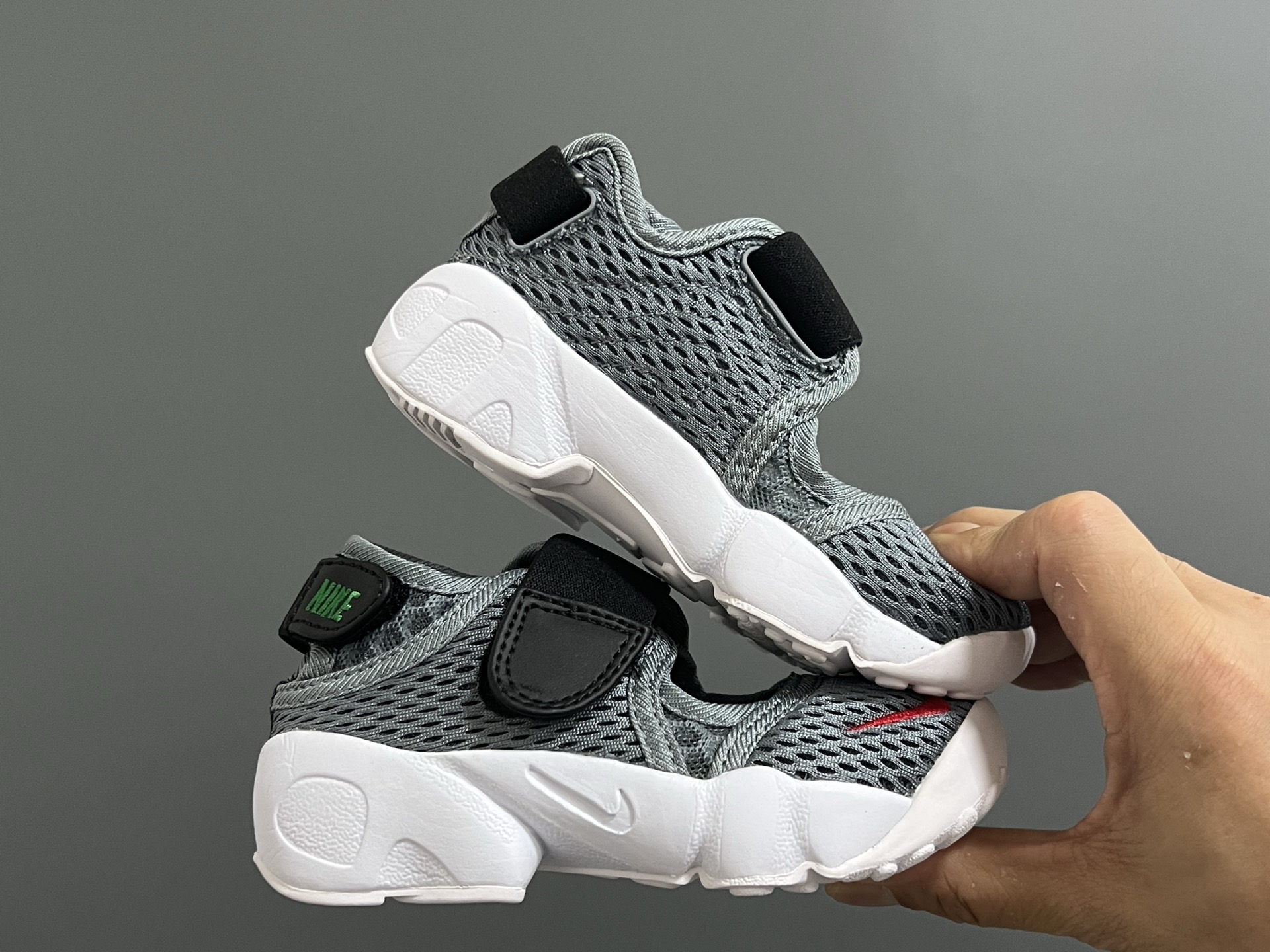 图片[9]-NK新款忍者网面儿童透气凉鞋 尺码：24-37码 超萌的忍者款式🔥 网面镂空设计，透气又舒适☁️ 魔术贴设计，穿脱方便✌🏻 橡胶耐磨防滑大底，脚感不言而喻✔️ 时髦又洋气✨-选品中心