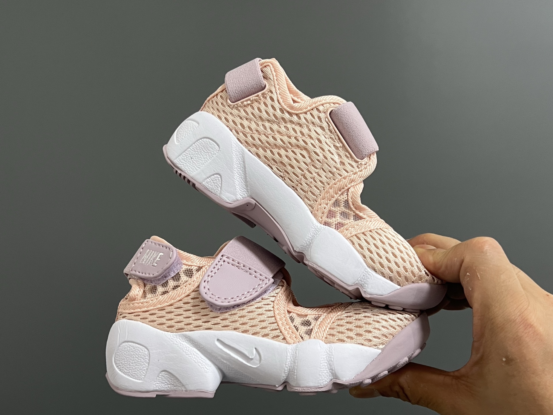 图片[9]-NK新款忍者网面儿童透气凉鞋 尺码：24-37码 超萌的忍者款式🔥 网面镂空设计，透气又舒适☁️ 魔术贴设计，穿脱方便✌🏻 橡胶耐磨防滑大底，脚感不言而喻✔️ 时髦又洋气✨-选品中心