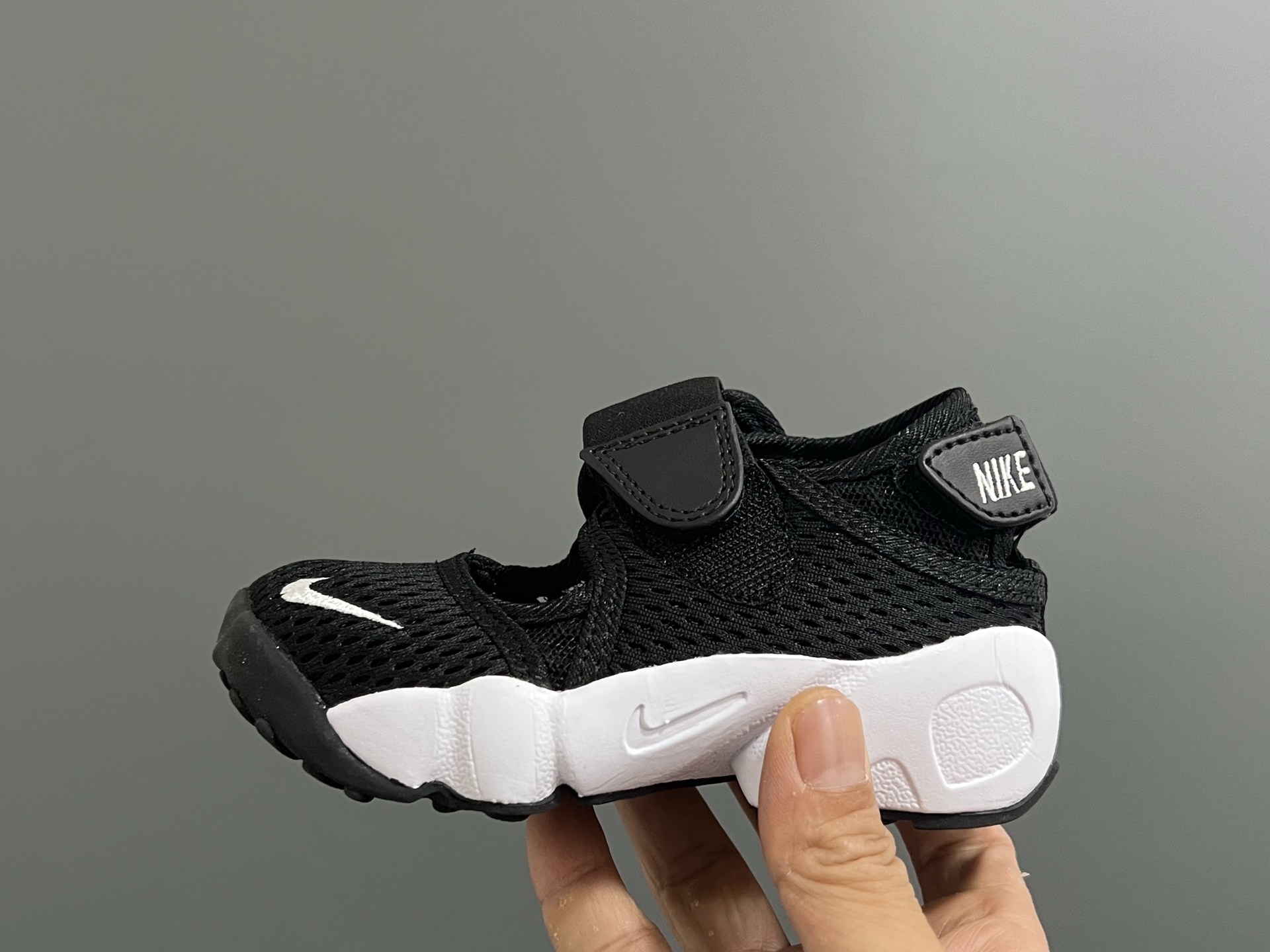 图片[4]-NK新款忍者网面儿童透气凉鞋 尺码：24-37码 超萌的忍者款式🔥 网面镂空设计，透气又舒适☁️ 魔术贴设计，穿脱方便✌🏻 橡胶耐磨防滑大底，脚感不言而喻✔️ 时髦又洋气✨-选品中心