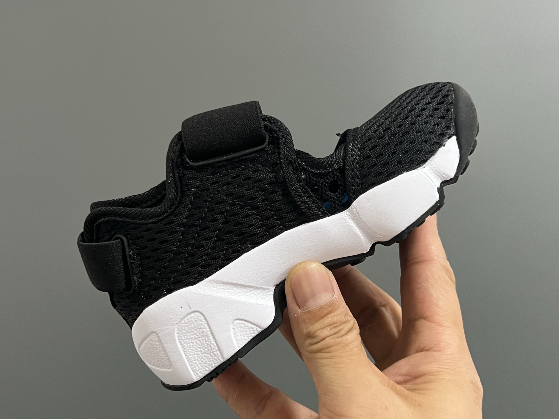 图片[6]-NK新款忍者网面儿童透气凉鞋 尺码：24-37码 超萌的忍者款式🔥 网面镂空设计，透气又舒适☁️ 魔术贴设计，穿脱方便✌🏻 橡胶耐磨防滑大底，脚感不言而喻✔️ 时髦又洋气✨-选品中心