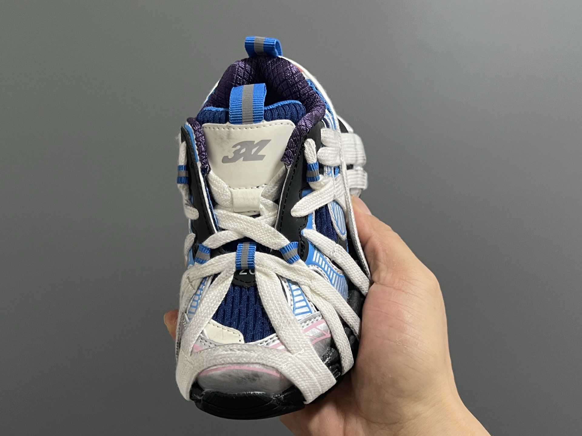 图片[3]-巴家新款蜘蛛侠绑带一脚蹬儿童老爹鞋 尺码：26-37码 经典巴黎世家老爹款式🆕 一脚蹬设计，穿脱方便✌🏻 时髦又洋气的老爹款式👍🏻-选品中心