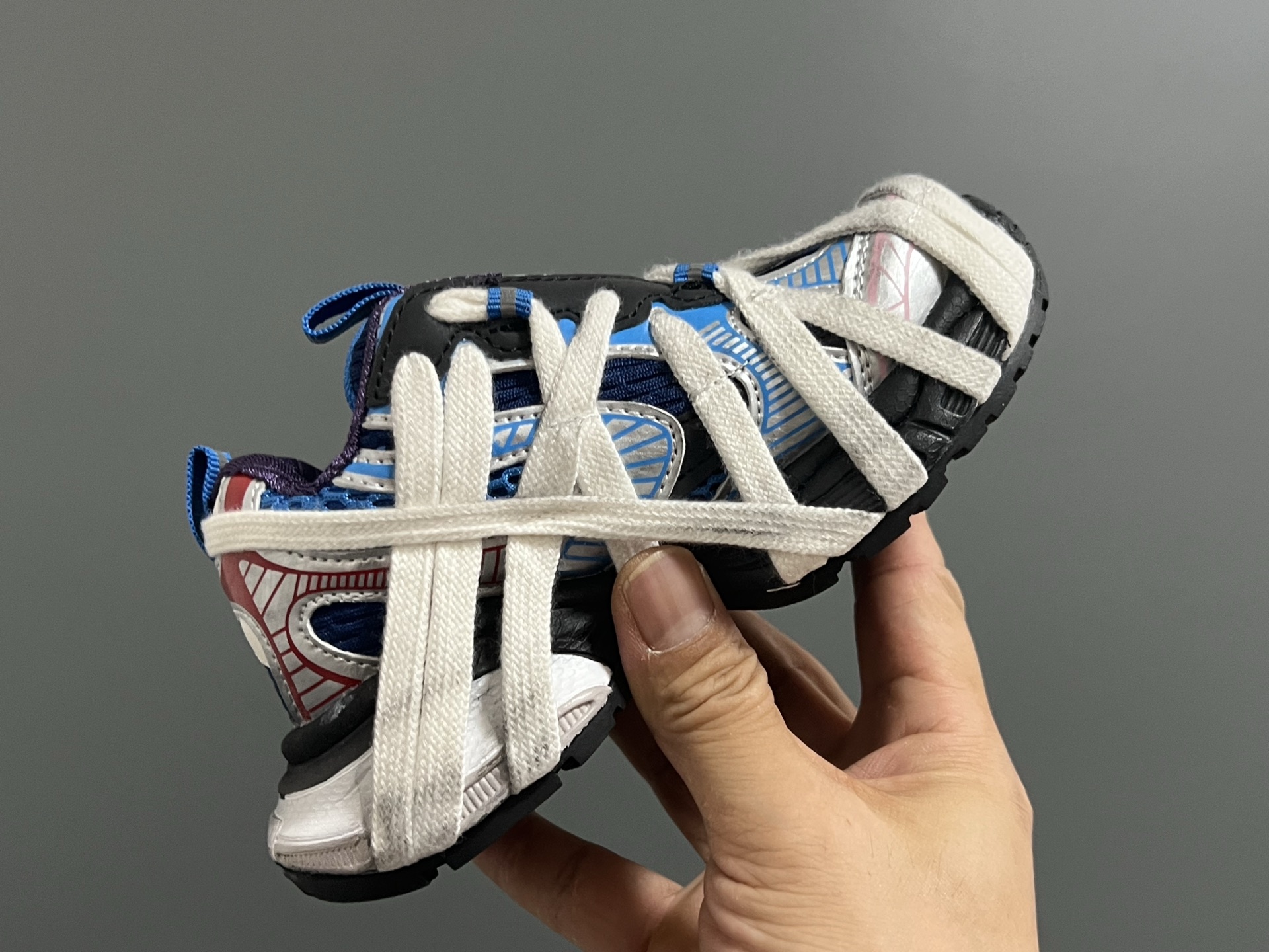 图片[6]-巴家新款蜘蛛侠绑带一脚蹬儿童老爹鞋 尺码：26-37码 经典巴黎世家老爹款式🆕 一脚蹬设计，穿脱方便✌🏻 时髦又洋气的老爹款式👍🏻-选品中心