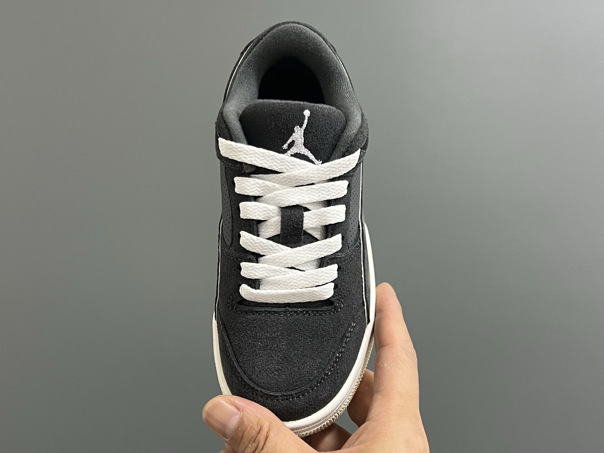 图片[7]-乔D新款Flight Court福来儿童低帮篮球板鞋 尺码：28-37码 集合AJ4、AJ5多万细节元素🆕 经典低帮篮球款式🏀 优质面料拼接，质感满满💯 橡胶耐磨防滑大底，脚感超赞👍🏻-选品中心