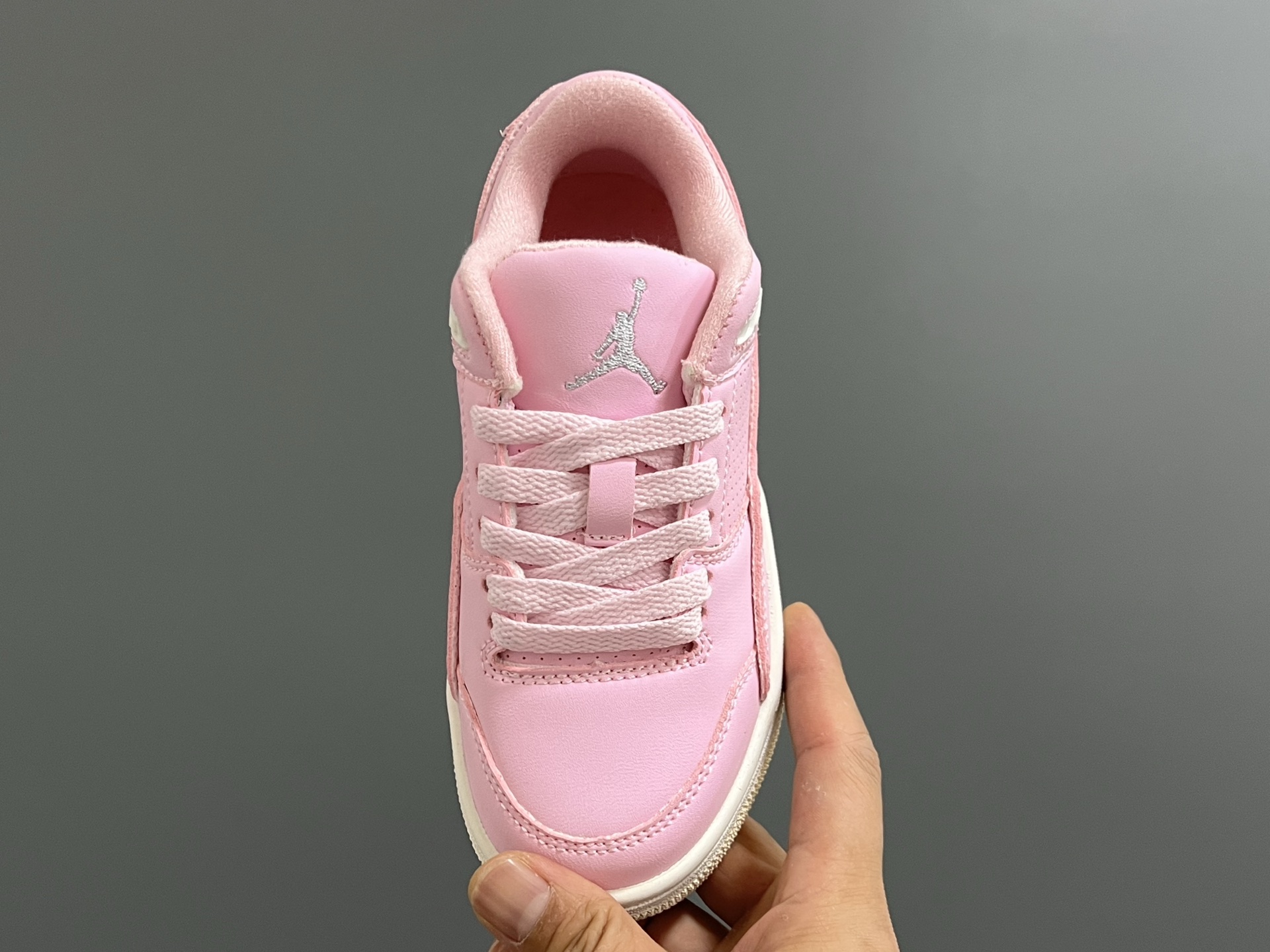 图片[8]-乔D新款Flight Court福来儿童低帮篮球板鞋 尺码：28-37码 集合AJ4、AJ5多万细节元素🆕 经典低帮篮球款式🏀 优质面料拼接，质感满满💯 橡胶耐磨防滑大底，脚感超赞👍🏻-选品中心