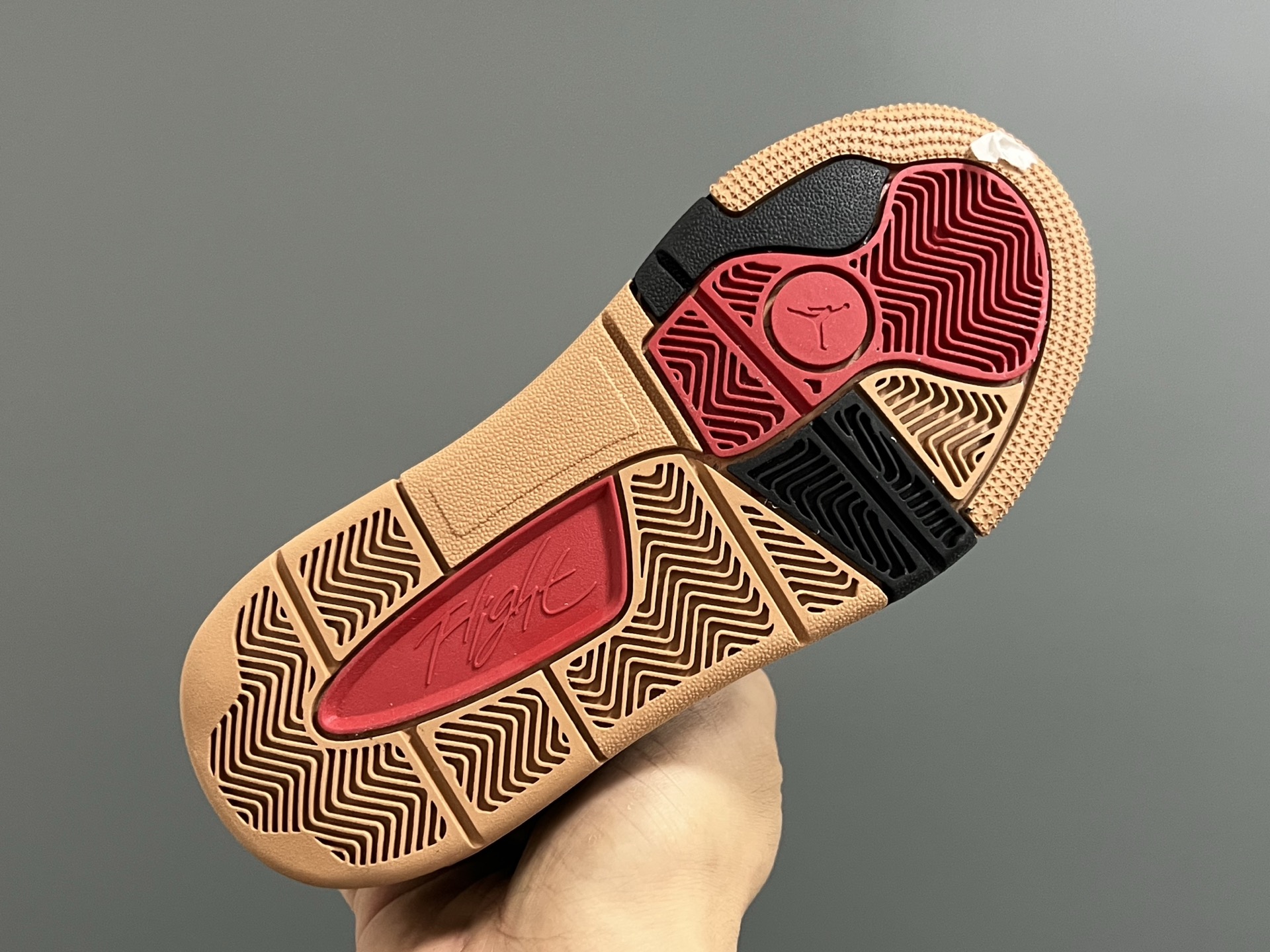 图片[5]-乔D新款Flight Court福来儿童低帮篮球板鞋 尺码：28-37码 集合AJ4、AJ5多万细节元素🆕 经典低帮篮球款式🏀 优质面料拼接，质感满满💯 橡胶耐磨防滑大底，脚感超赞👍🏻-选品中心