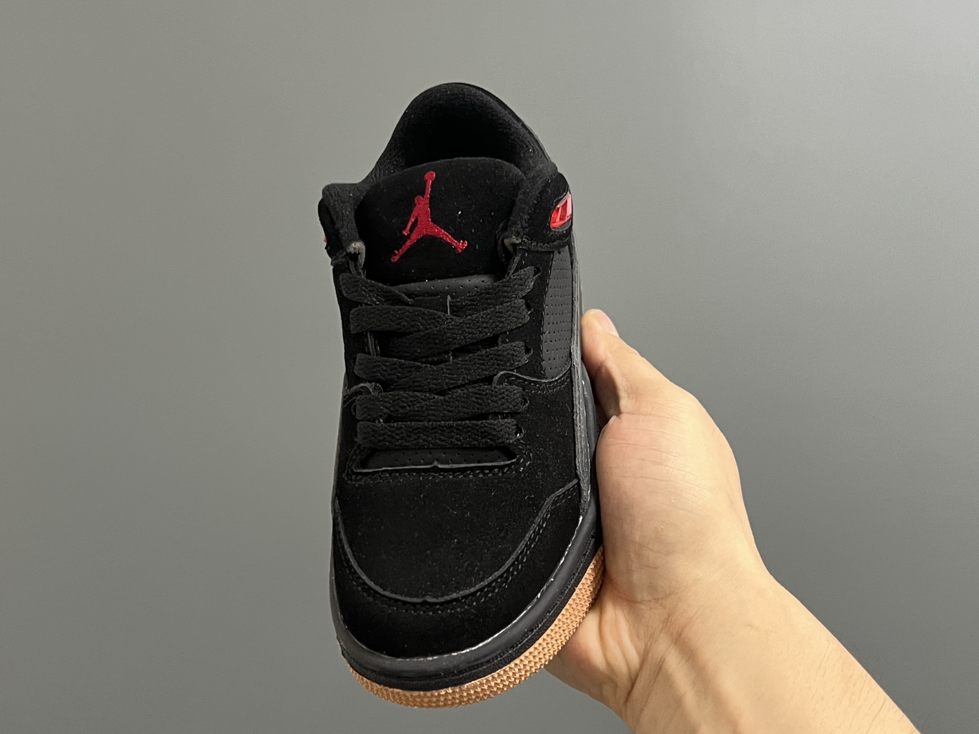 图片[3]-乔D新款Flight Court福来儿童低帮篮球板鞋 尺码：28-37码 集合AJ4、AJ5多万细节元素🆕 经典低帮篮球款式🏀 优质面料拼接，质感满满💯 橡胶耐磨防滑大底，脚感超赞👍🏻-选品中心