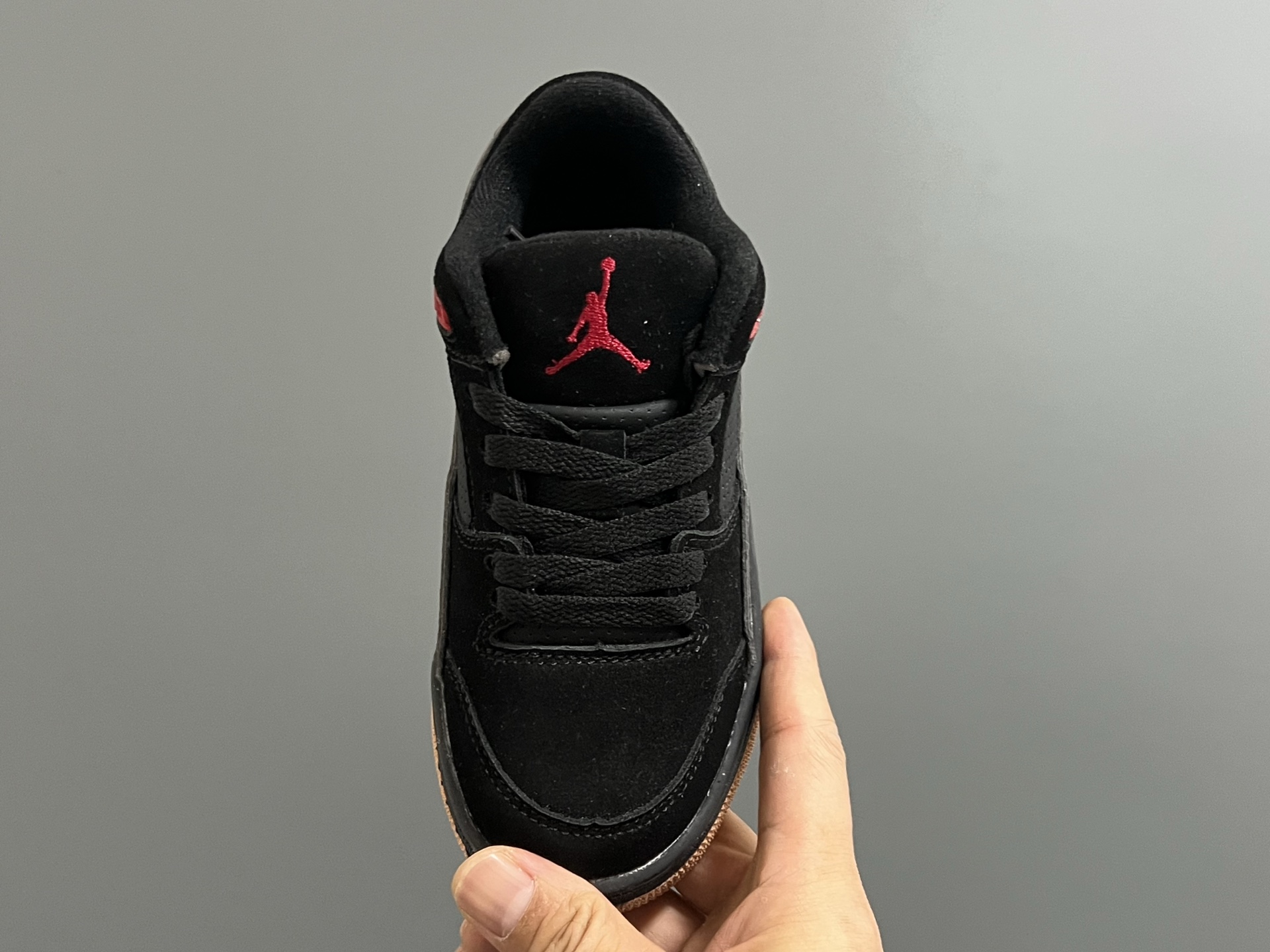 图片[8]-乔D新款Flight Court福来儿童低帮篮球板鞋 尺码：28-37码 集合AJ4、AJ5多万细节元素🆕 经典低帮篮球款式🏀 优质面料拼接，质感满满💯 橡胶耐磨防滑大底，脚感超赞👍🏻-选品中心