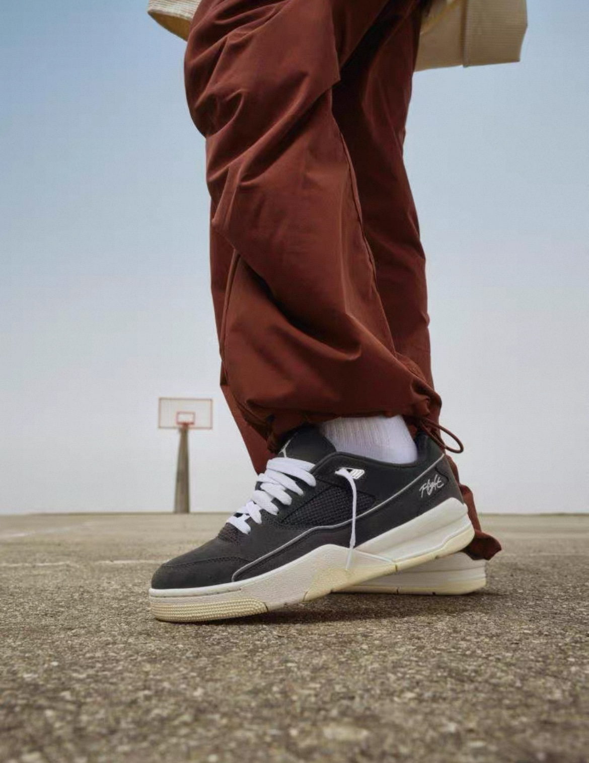 图片[9]-乔D新款Flight Court福来儿童低帮篮球板鞋 尺码：28-37码 集合AJ4、AJ5多万细节元素🆕 经典低帮篮球款式🏀 优质面料拼接，质感满满💯 橡胶耐磨防滑大底，脚感超赞👍🏻-选品中心