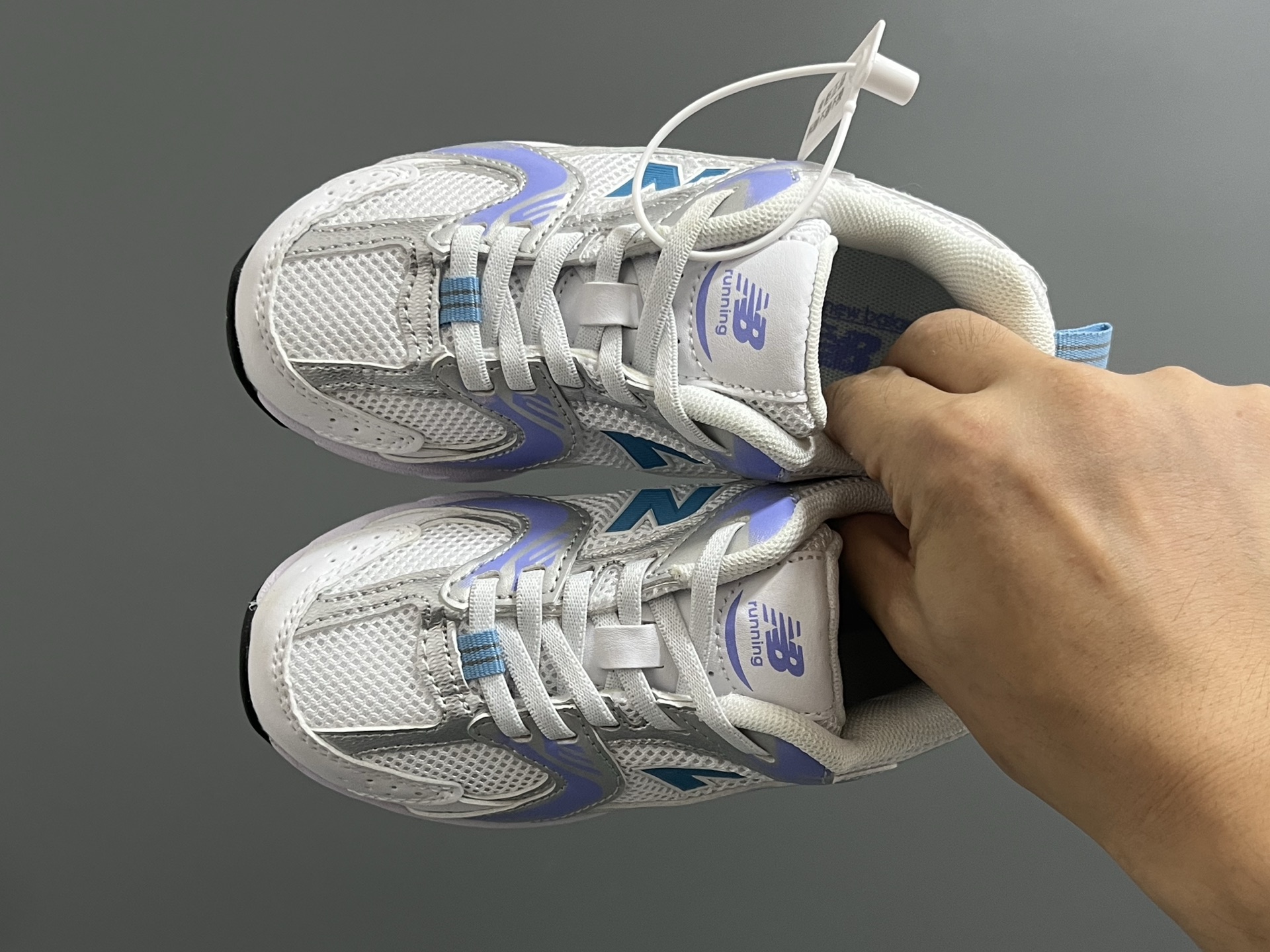 牛B 春秋新款530网面儿童松紧带老爹运动鞋 尺码:26-37码 真的期待了好久,终于来咯👏🏻 囤起来开春必备❤️ 松紧带设计,海玻璃鞋垫超舒适☁️ 经典老爹款式,潮范儿十足🆒 超爱的新品🆕自留推荐❤️-选品中心