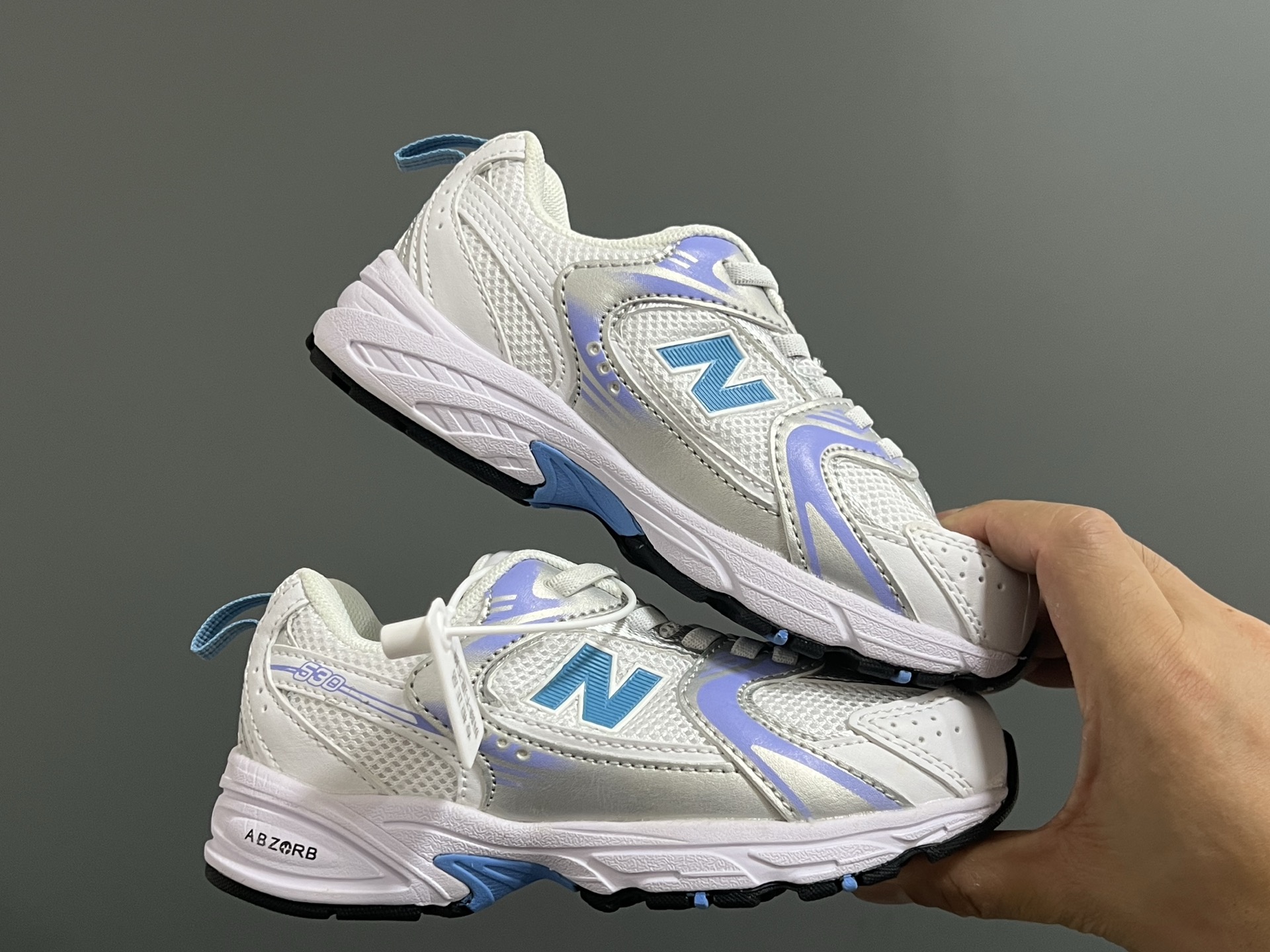 图片[9]-牛B 春秋新款530网面儿童松紧带老爹运动鞋 尺码：26-37码 真的期待了好久，终于来咯👏🏻 囤起来开春必备❤️ 松紧带设计，海玻璃鞋垫超舒适☁️ 经典老爹款式，潮范儿十足🆒 超爱的新品🆕自留推荐❤️-选品中心