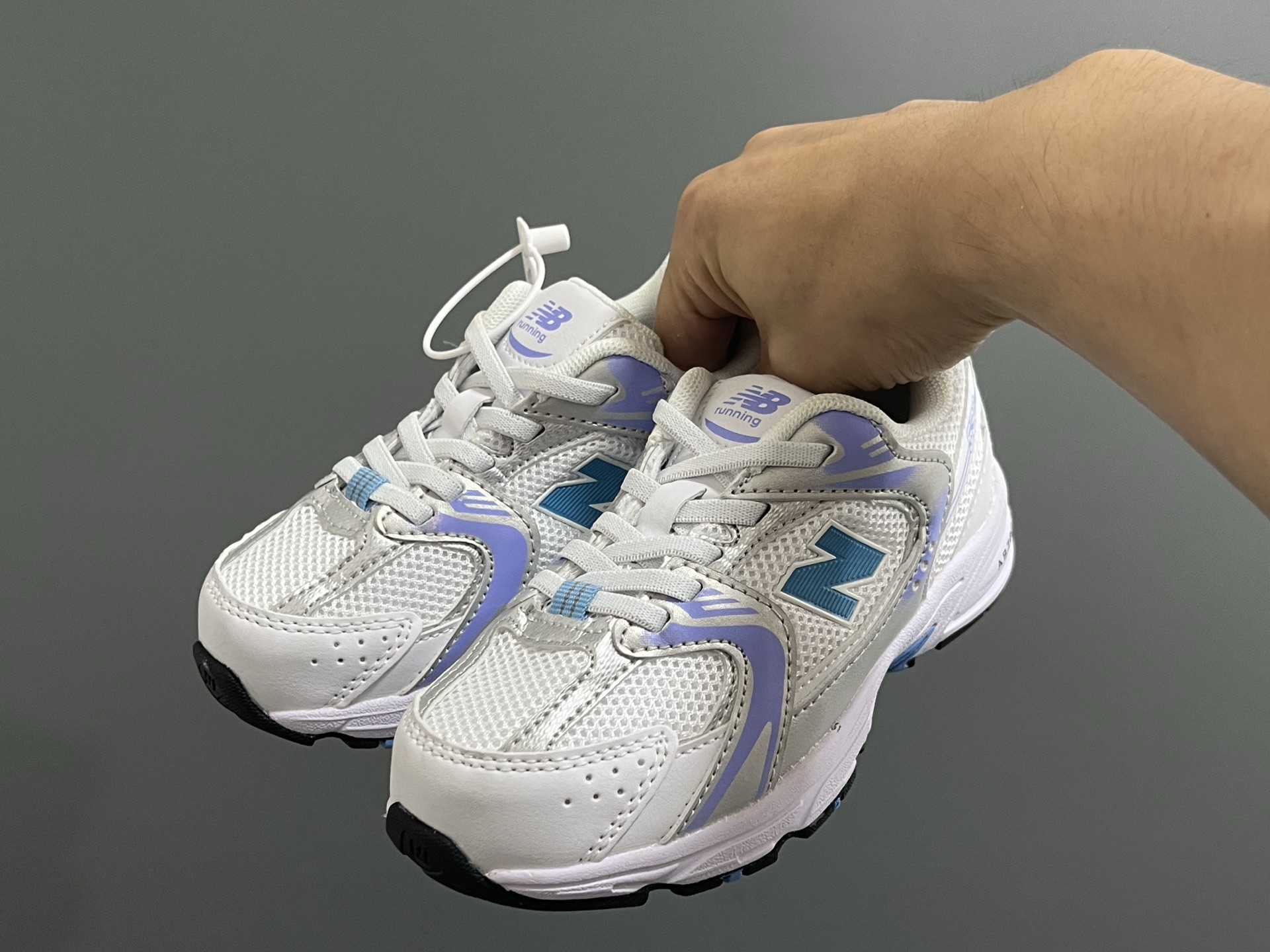 图片[2]-牛B 春秋新款530网面儿童松紧带老爹运动鞋 尺码：26-37码 真的期待了好久，终于来咯👏🏻 囤起来开春必备❤️ 松紧带设计，海玻璃鞋垫超舒适☁️ 经典老爹款式，潮范儿十足🆒 超爱的新品🆕自留推荐❤️-选品中心