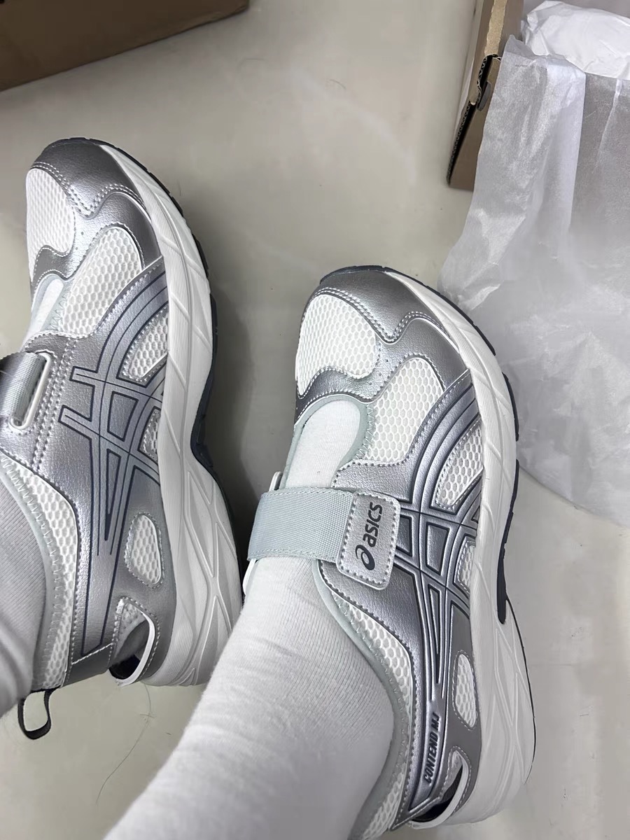 图片[9]-YSS新款玛丽珍儿童运动凉鞋 尺码：22-37码 Asics小众系列🆕 经典玛丽珍镂空款式，透气又舒适☁️ 魔术贴设计，穿脱方便✌🏻 特别适合夏天穿的运动凉鞋👍🏻-选品中心