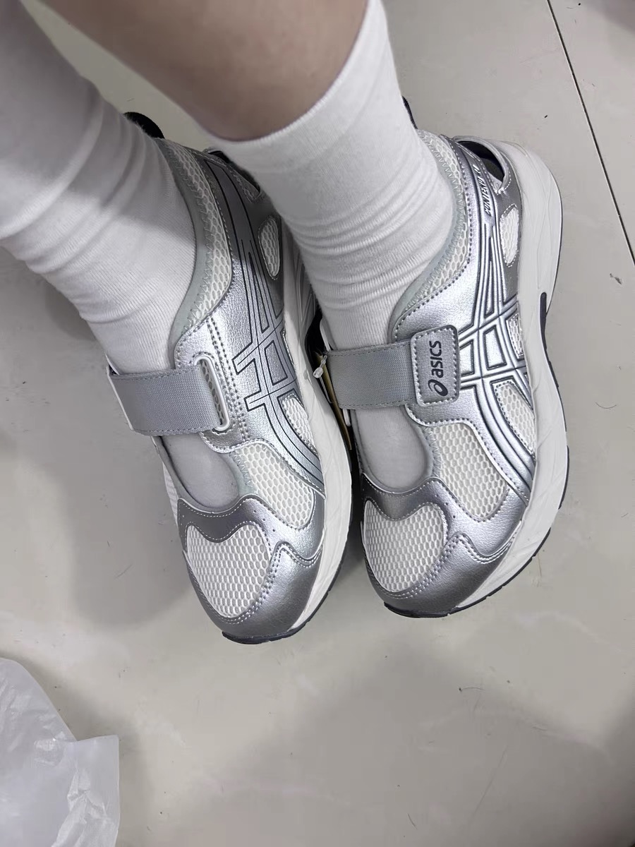 图片[8]-YSS新款玛丽珍儿童运动凉鞋 尺码：22-37码 Asics小众系列🆕 经典玛丽珍镂空款式，透气又舒适☁️ 魔术贴设计，穿脱方便✌🏻 特别适合夏天穿的运动凉鞋👍🏻-选品中心