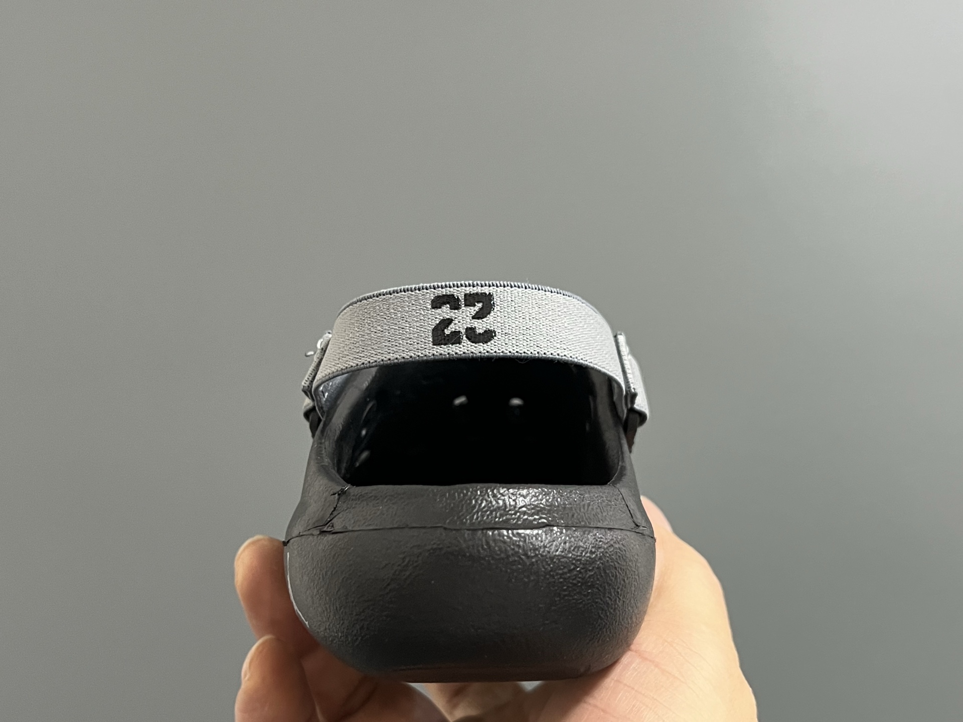 图片[6]-乔D新款儿童大小童洞洞凉鞋 尺码：22-35码 专柜同步新款🆕 洞洞凉鞋设计，透气舒适☁️ 一体成型EVA，超轻超好穿✌🏻 小童松紧带，大童织带设计 鞋底也大小童区分，匠心打造❤️-选品中心