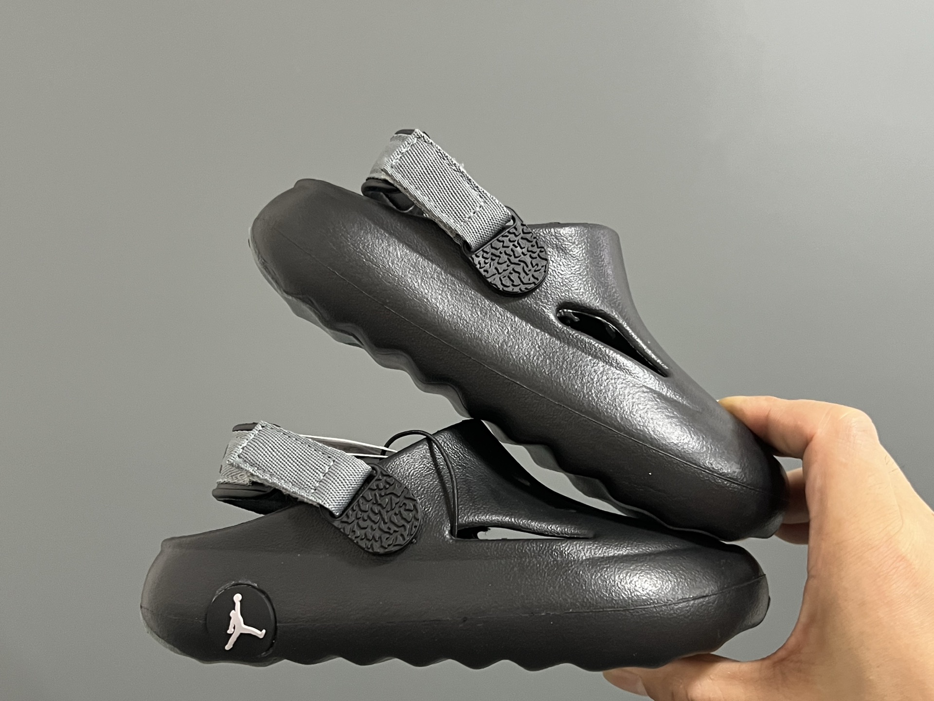 图片[9]-乔D新款儿童大小童洞洞凉鞋 尺码：22-35码 专G同步新款🆕 洞洞凉鞋设计，透气舒适☁️ 一体成型EVA，超轻超好穿✌🏻 小童松紧带，大童织带设计 鞋底也大小童区分，匠心打造❤️-选品中心