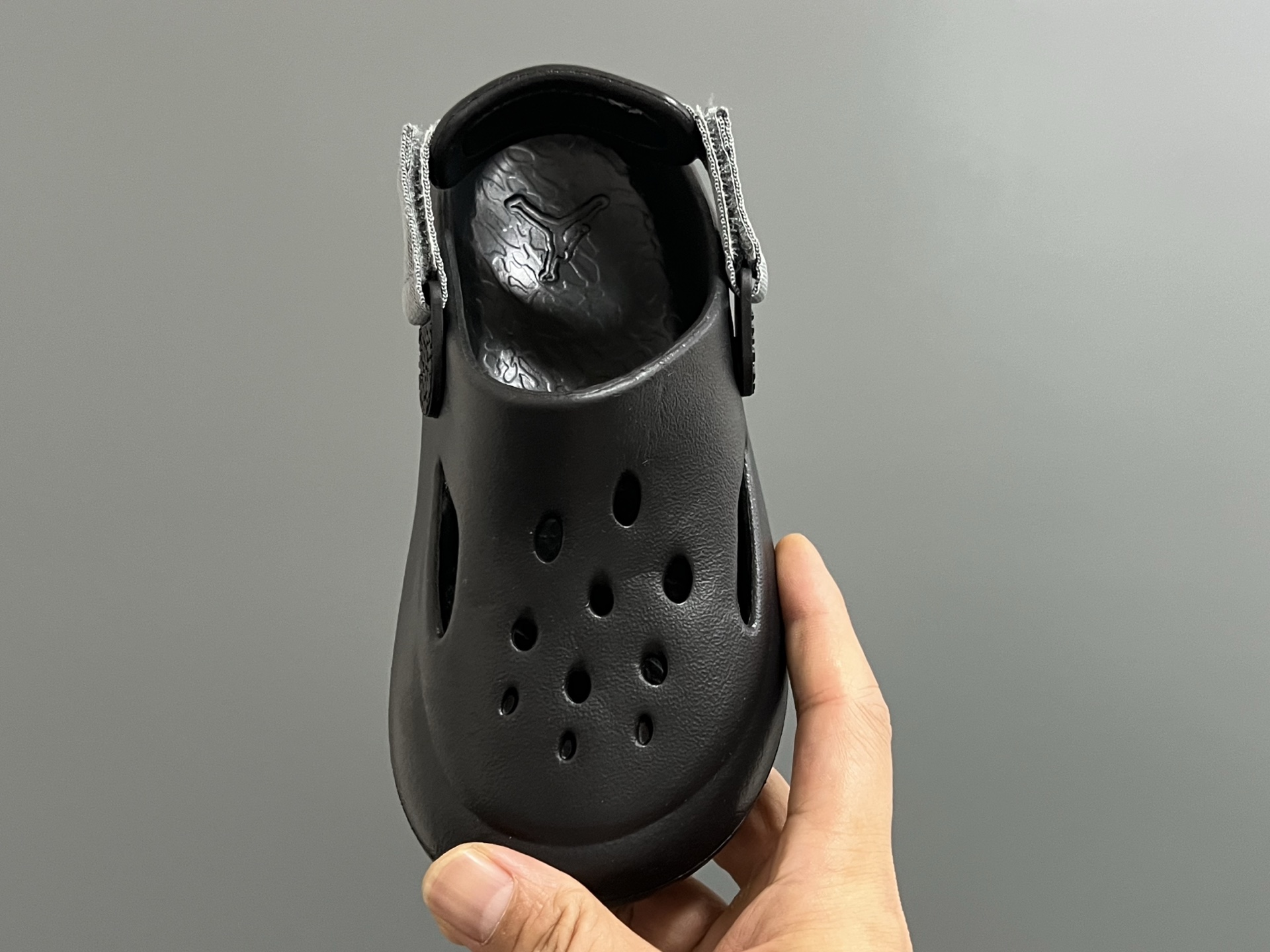 图片[8]-乔D新款儿童大小童洞洞凉鞋 尺码：22-35码 专G同步新款🆕 洞洞凉鞋设计，透气舒适☁️ 一体成型EVA，超轻超好穿✌🏻 小童松紧带，大童织带设计 鞋底也大小童区分，匠心打造❤️-选品中心