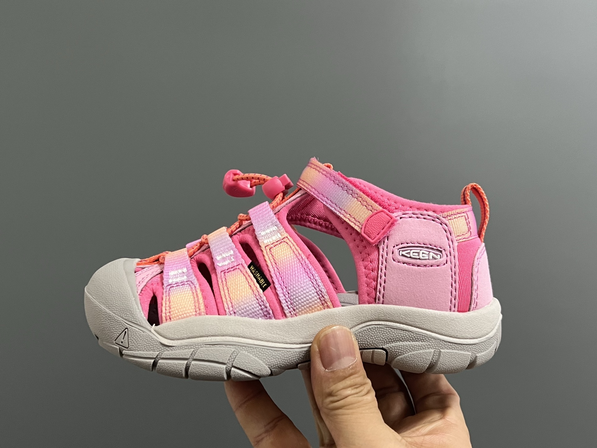 图片[4]-顶配版KEEN潮牌户外儿童涉水溯溪凉鞋 尺码：24-37码 户外大佬—KEEN科恩潮牌⛺️ 优质尼龙材料镂空拼接，透气又舒适☁️ 橡胶耐磨防滑包头大底✅ 应对轻松不管是室内还是户外的各种地形✌🏻 高端客户必入单品❤️-选品中心