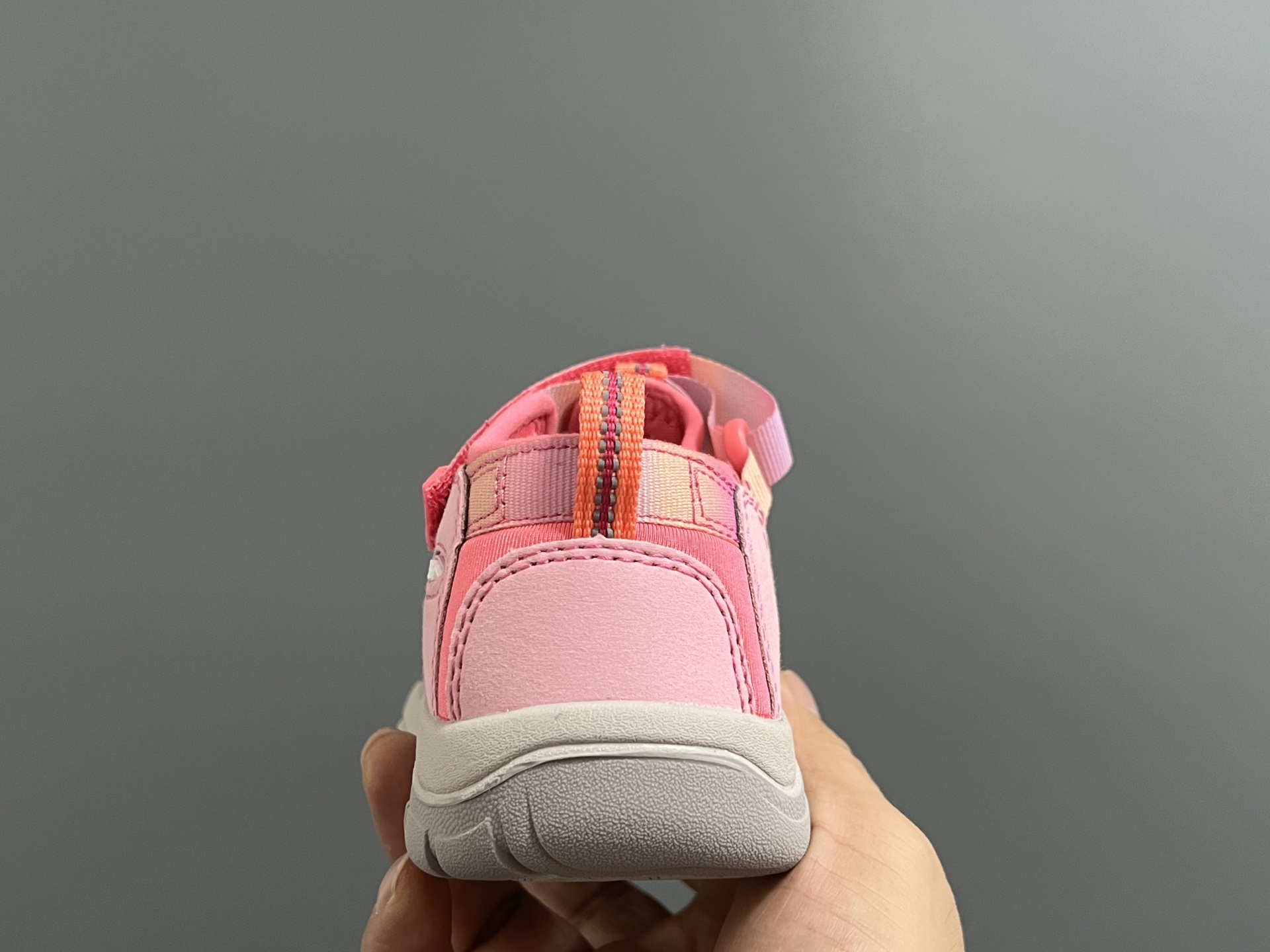 图片[7]-顶配版KEEN潮牌户外儿童涉水溯溪凉鞋 尺码：24-37码 户外大佬—KEEN科恩潮牌⛺️ 优质尼龙材料镂空拼接，透气又舒适☁️ 橡胶耐磨防滑包头大底✅ 应对轻松不管是室内还是户外的各种地形✌🏻 高端客户必入单品❤️-选品中心