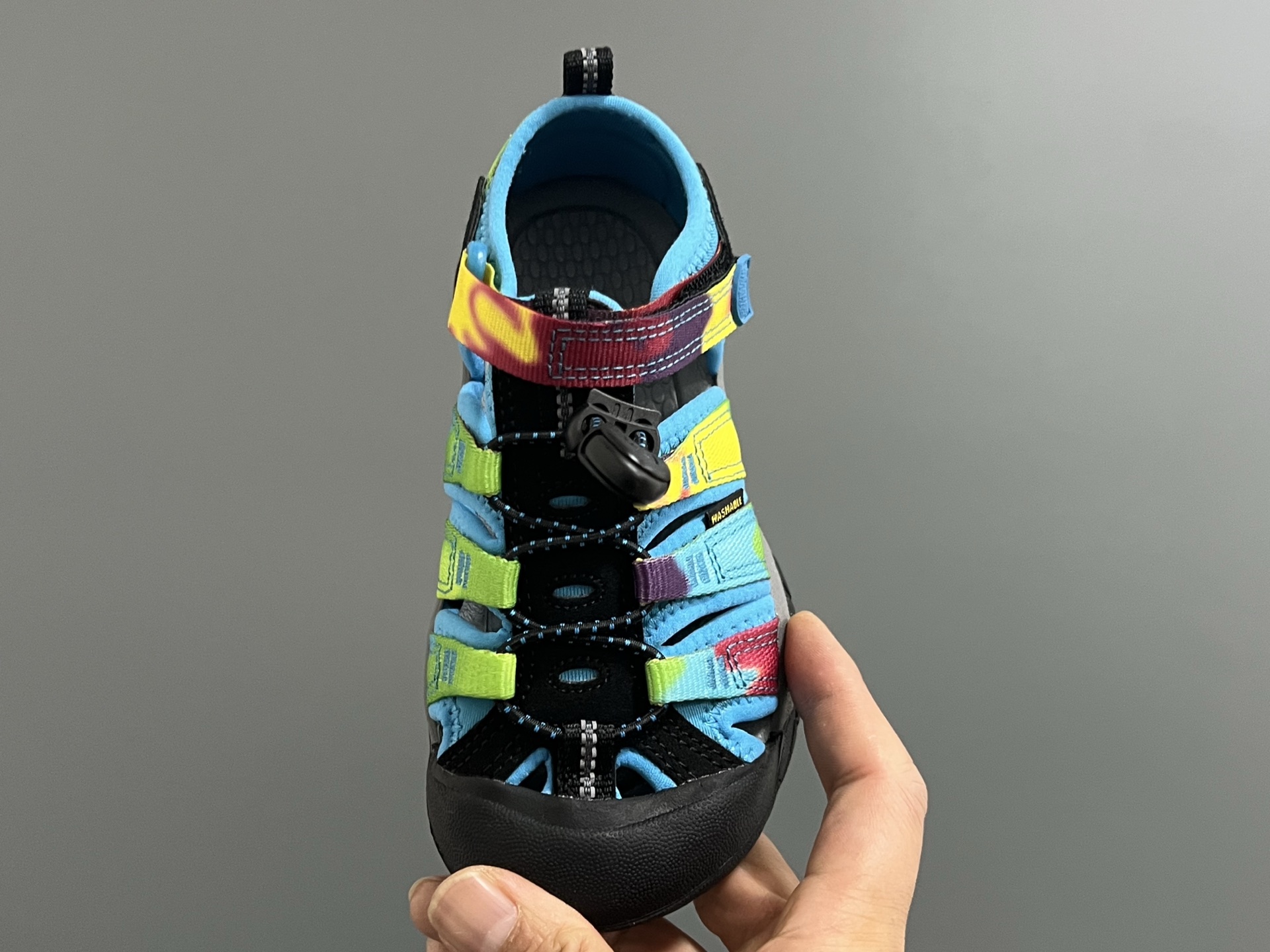 图片[7]-顶配版KEEN潮牌户外儿童涉水溯溪凉鞋 尺码：24-37码 户外大佬—KEEN科恩潮牌⛺️ 优质尼龙材料镂空拼接，透气又舒适☁️ 橡胶耐磨防滑包头大底✅ 应对轻松不管是室内还是户外的各种地形✌🏻 高端客户必入单品❤️-选品中心