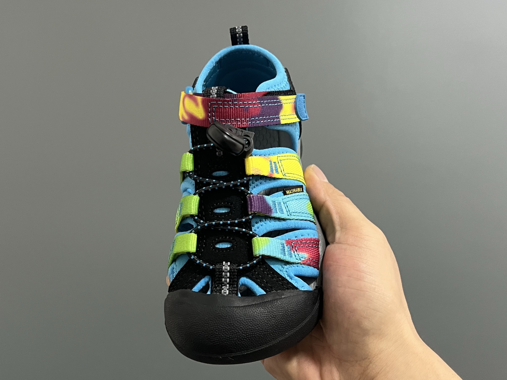 图片[3]-顶配版KEEN潮牌户外儿童涉水溯溪凉鞋 尺码：24-37码 户外大佬—KEEN科恩潮牌⛺️ 优质尼龙材料镂空拼接，透气又舒适☁️ 橡胶耐磨防滑包头大底✅ 应对轻松不管是室内还是户外的各种地形✌🏻 高端客户必入单品❤️-选品中心