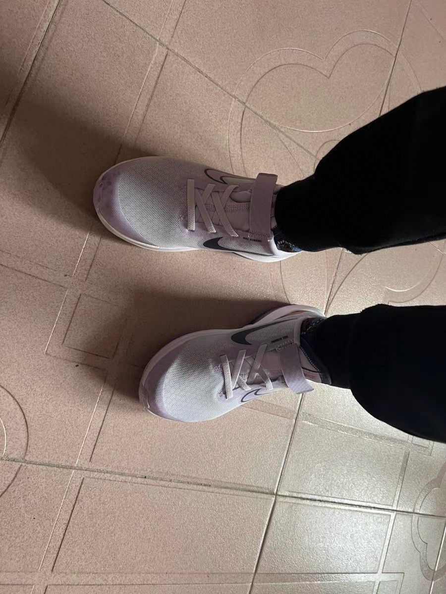 图片[9]-NK 新款ZOOM气垫亲子运动鞋 尺码：27-39码 专柜同步新品🆕 ZOOM气垫后跟，脚感不言而喻✌🏻 魔术贴➕松紧带，轻松调节✔️ 透气性针织鞋面，不怕闷脚丫☁️ 耐磨防滑大底，脚感十足👍🏻-选品中心