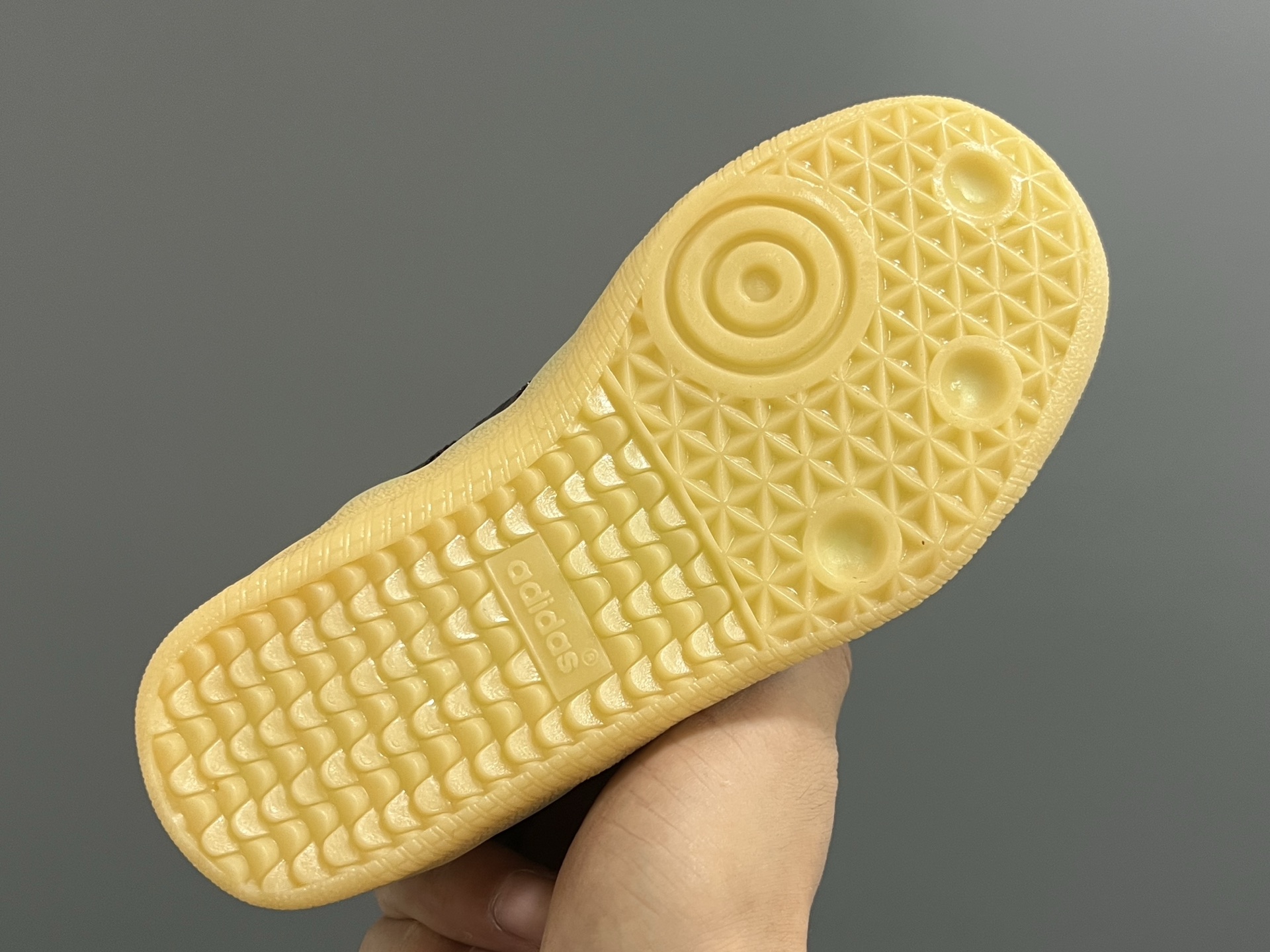 图片[5]-A家德训联名儿童低帮休闲鞋 尺码：22-37码 超爱的百搭SAMBA系列 联名款细节满分💯 皮料拼接，质感满满 橡胶大底脚感不言而喻☁️-选品中心