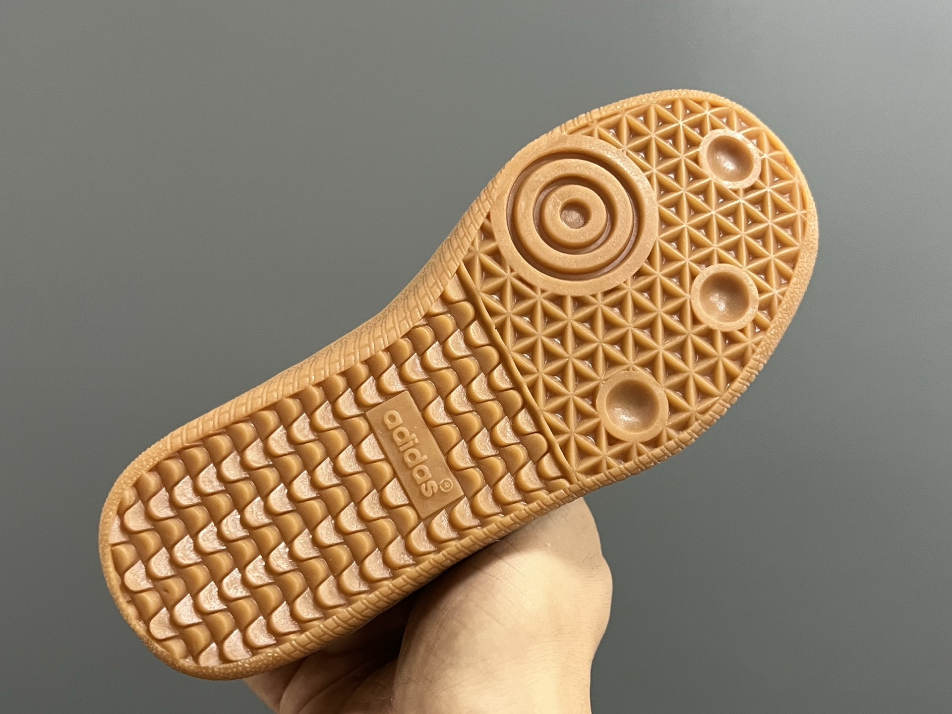 图片[5]-A家德训联名儿童低帮休闲鞋 尺码：22-37码 超爱的百搭SAMBA系列 联名款细节满分💯 皮料拼接，质感满满 橡胶大底脚感不言而喻☁️-选品中心