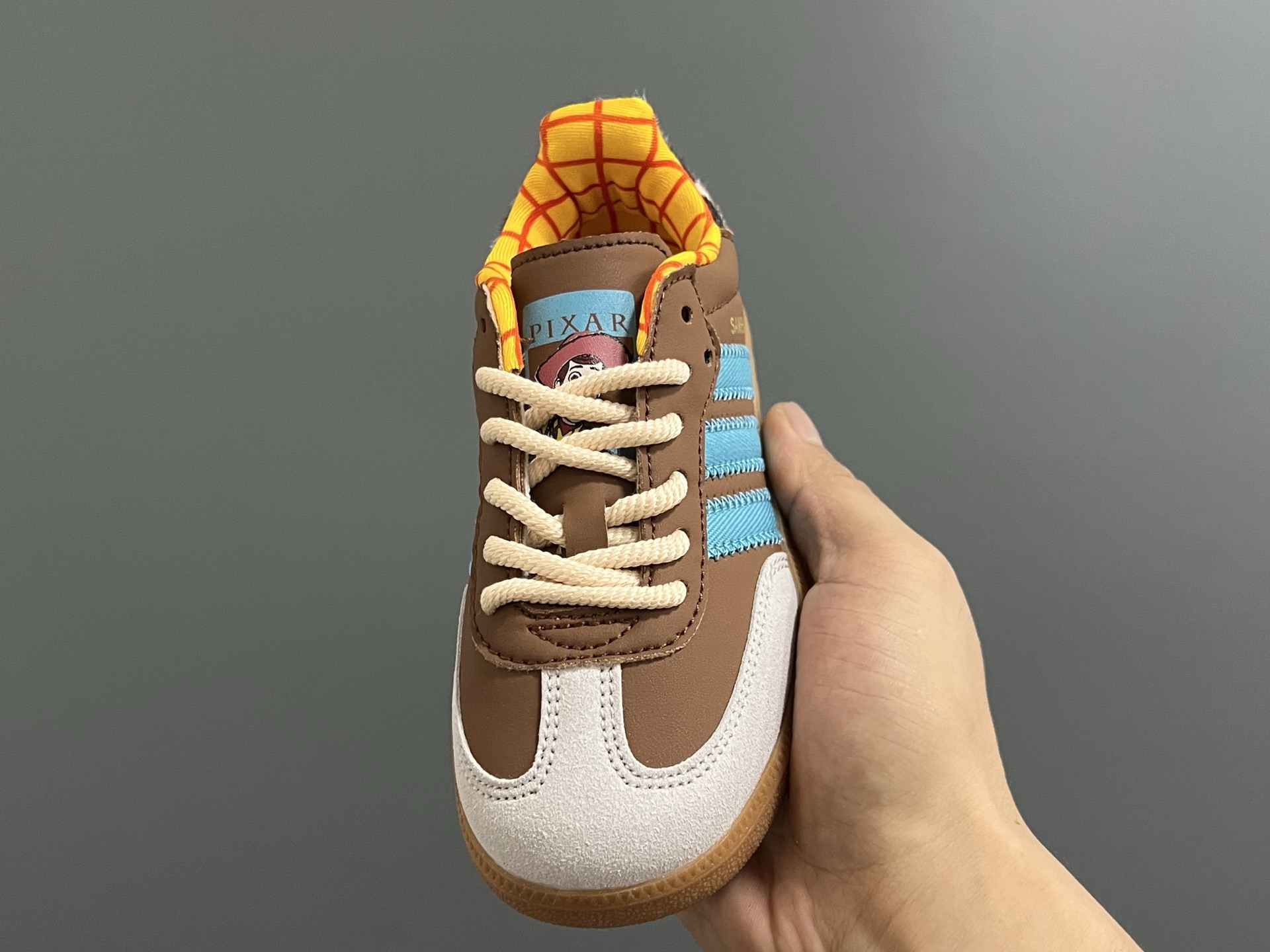 图片[3]-A家德训联名儿童低帮休闲鞋 尺码：22-37码 超爱的百搭SAMBA系列 联名款细节满分💯 皮料拼接，质感满满 橡胶大底脚感不言而喻☁️-选品中心