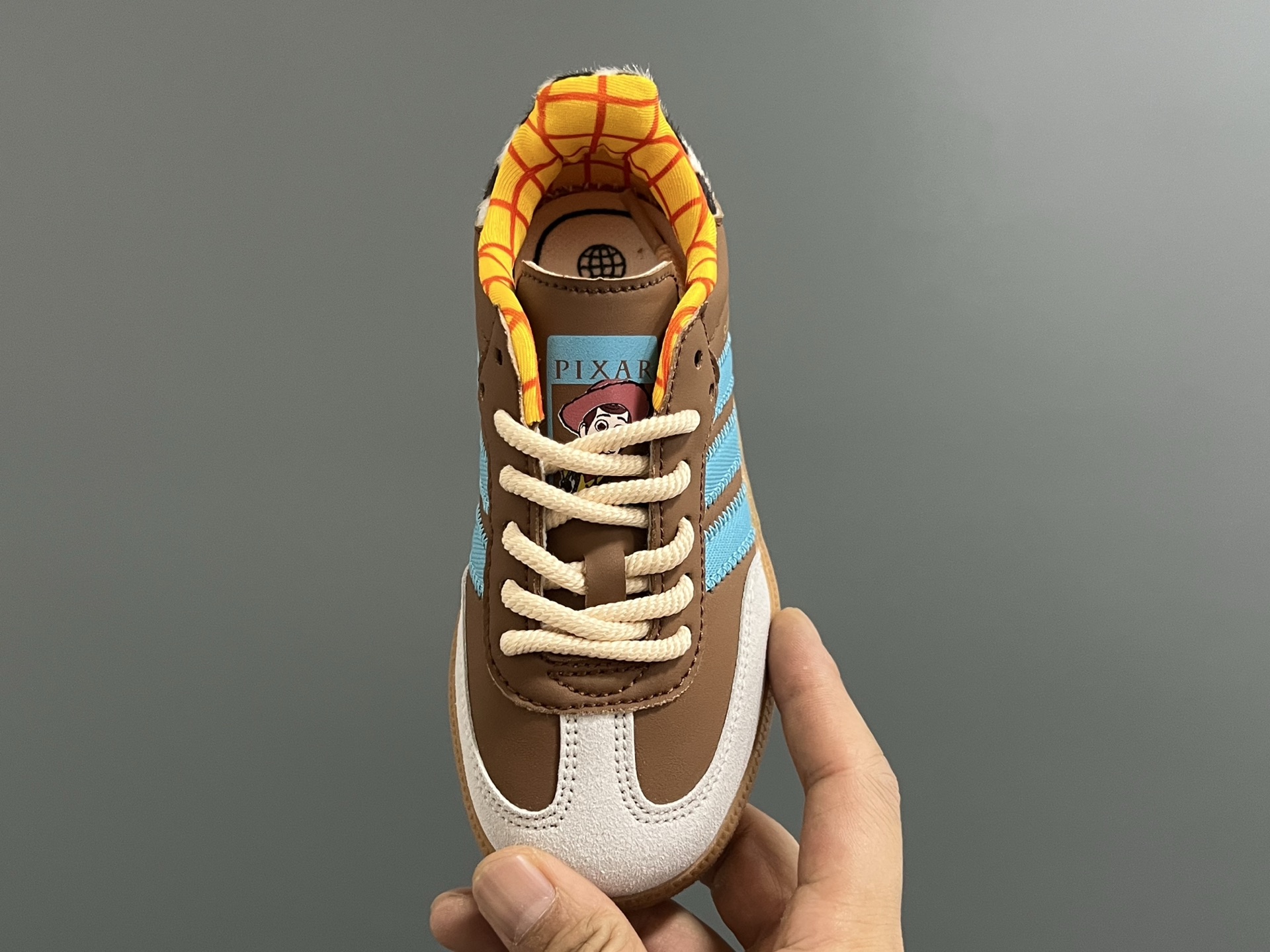 图片[7]-A家德训联名儿童低帮休闲鞋 尺码：22-37码 超爱的百搭SAMBA系列 联名款细节满分💯 皮料拼接，质感满满 橡胶大底脚感不言而喻☁️-选品中心