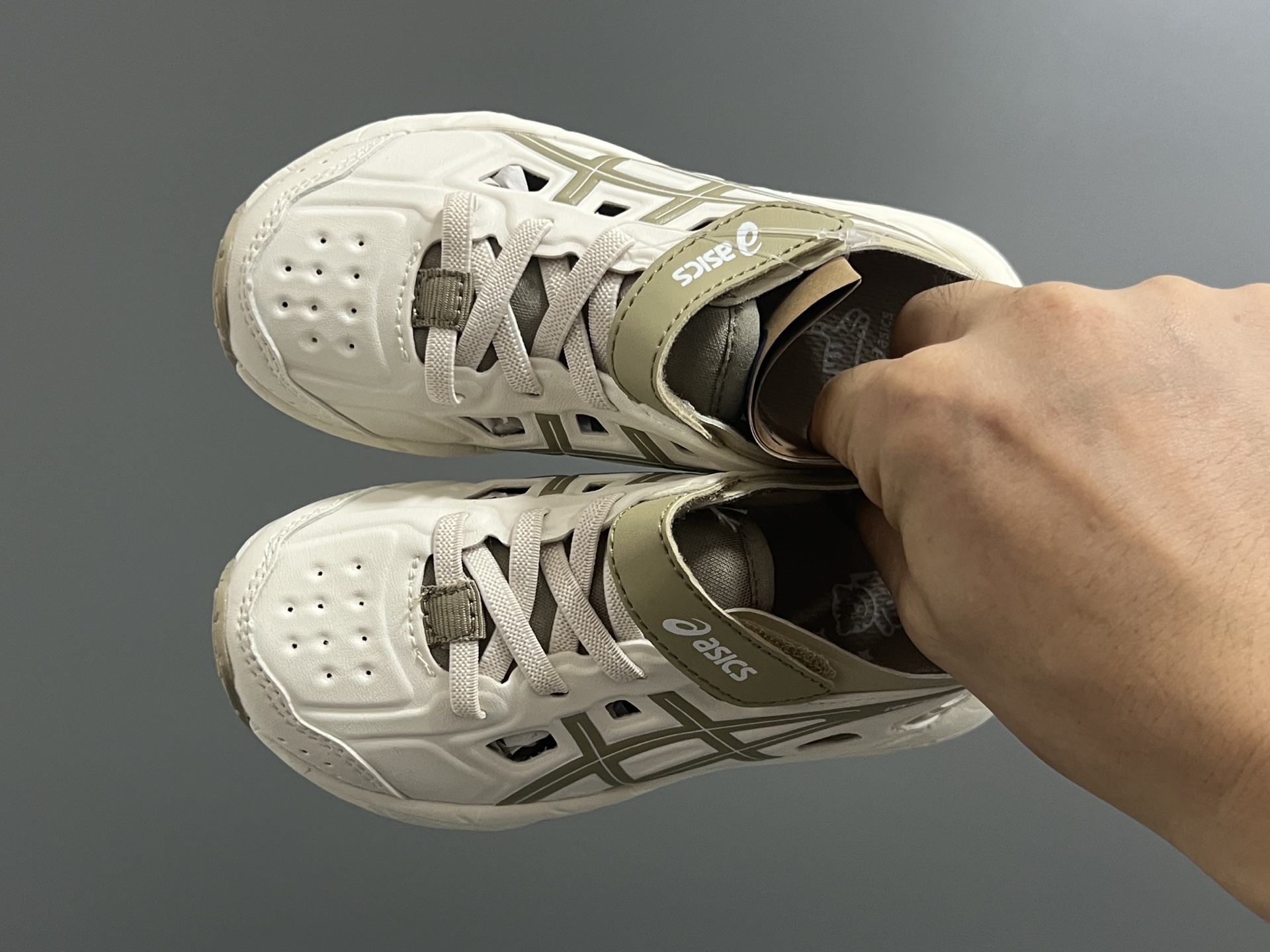 YSS新款XB儿童镂空魔术贴凉鞋 尺码：22-37码 小众的ASICS系列🔥 镂空设计，透气又舒适☁️ 魔术贴穿脱方便✌🏻 原装橡胶大底，耐磨耐穿✔️-选品中心