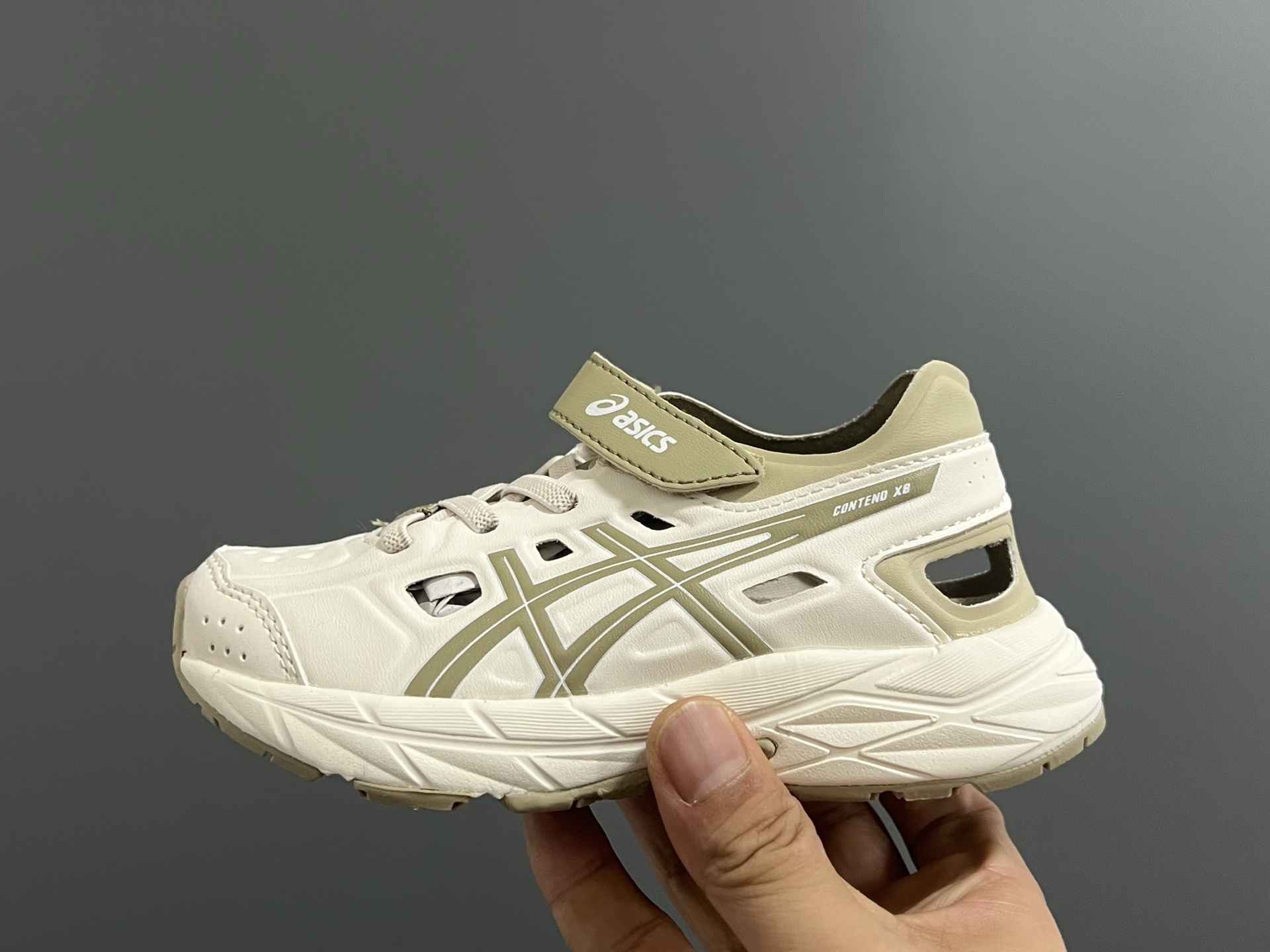 图片[4]-YSS新款XB儿童镂空魔术贴凉鞋 尺码：22-37码 小众的ASICS系列🔥 镂空设计，透气又舒适☁️ 魔术贴穿脱方便✌🏻 原装橡胶大底，耐磨耐穿✔️-选品中心