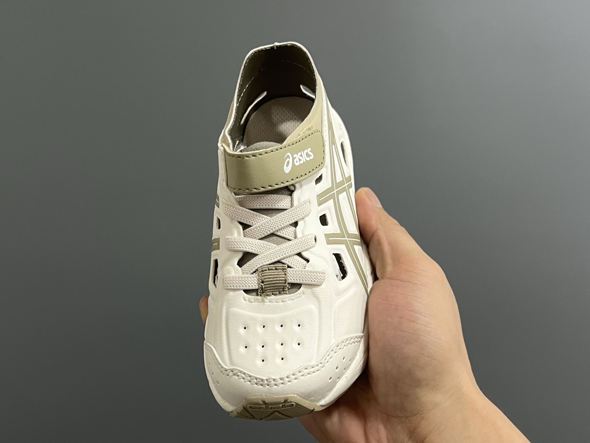 图片[3]-YSS新款XB儿童镂空魔术贴凉鞋 尺码：22-37码 小众的ASICS系列🔥 镂空设计，透气又舒适☁️ 魔术贴穿脱方便✌🏻 原装橡胶大底，耐磨耐穿✔️-选品中心