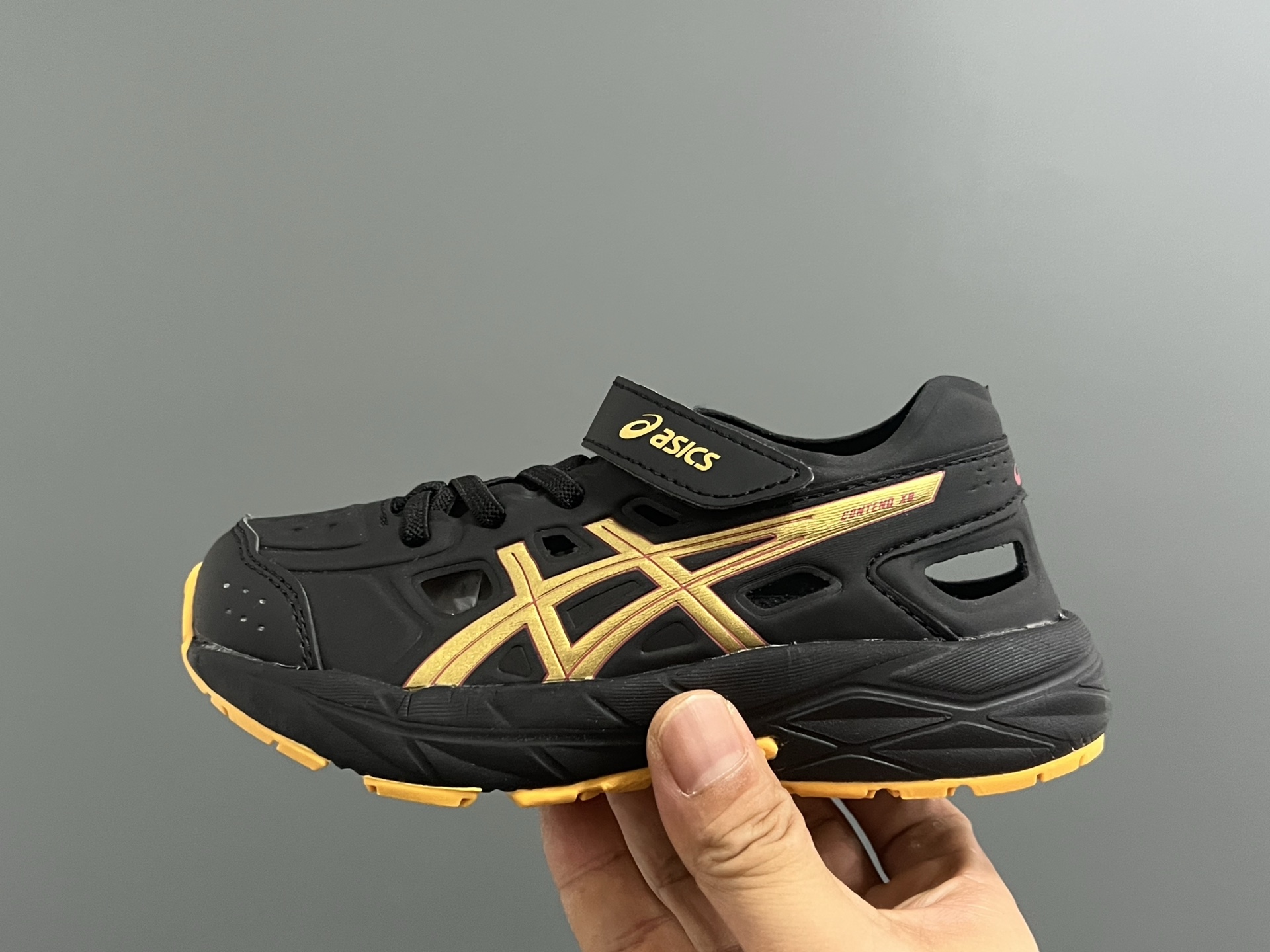 图片[4]-YSS新款XB儿童镂空魔术贴凉鞋 尺码：22-37码 小众的ASICS系列🔥 镂空设计，透气又舒适☁️ 魔术贴穿脱方便✌🏻 原装橡胶大底，耐磨耐穿✔️-选品中心