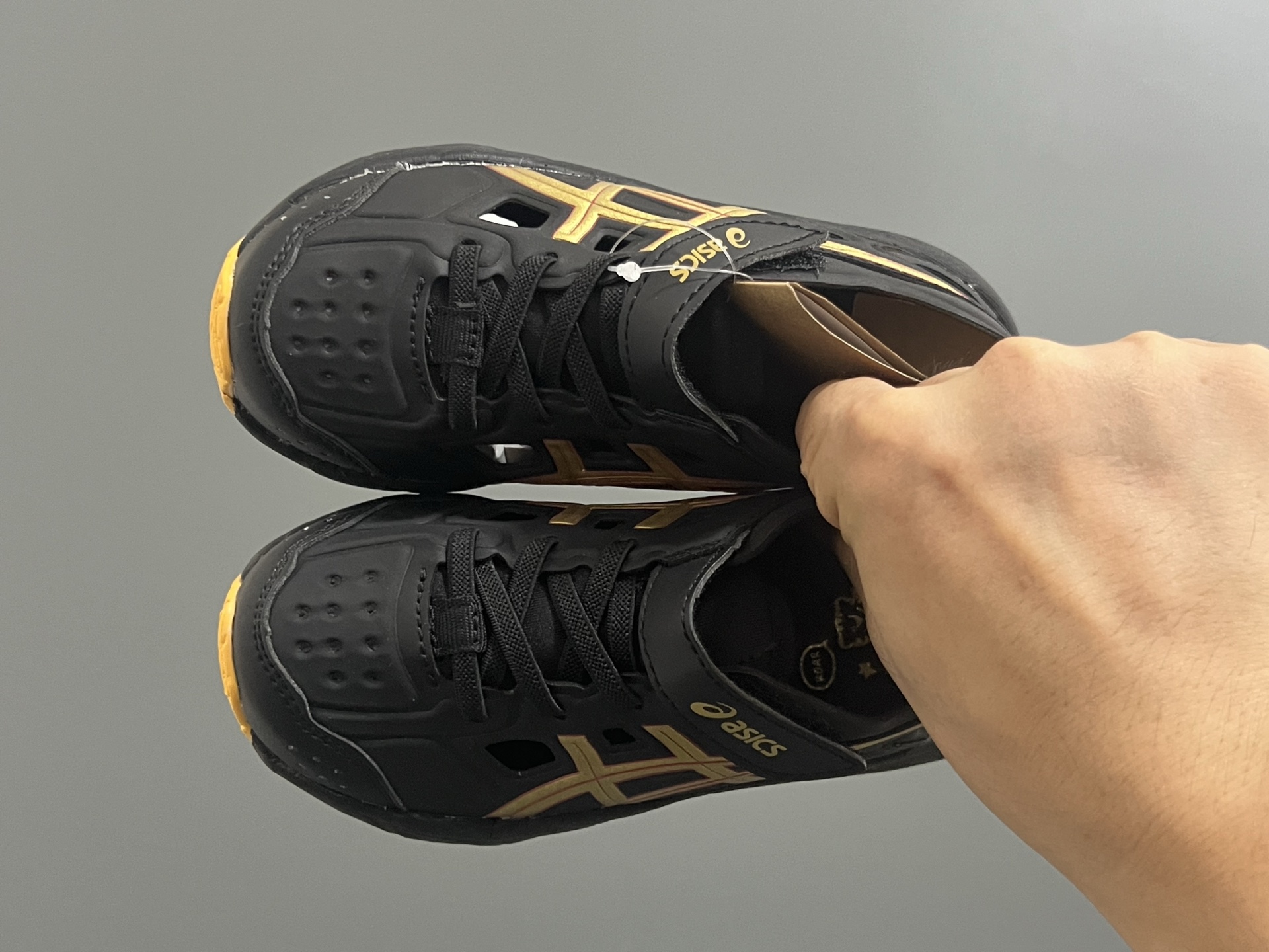 YSS新款XB儿童镂空魔术贴凉鞋 尺码：22-37码 小众的ASICS系列🔥 镂空设计，透气又舒适☁️ 魔术贴穿脱方便✌🏻 原装橡胶大底，耐磨耐穿✔️-选品中心