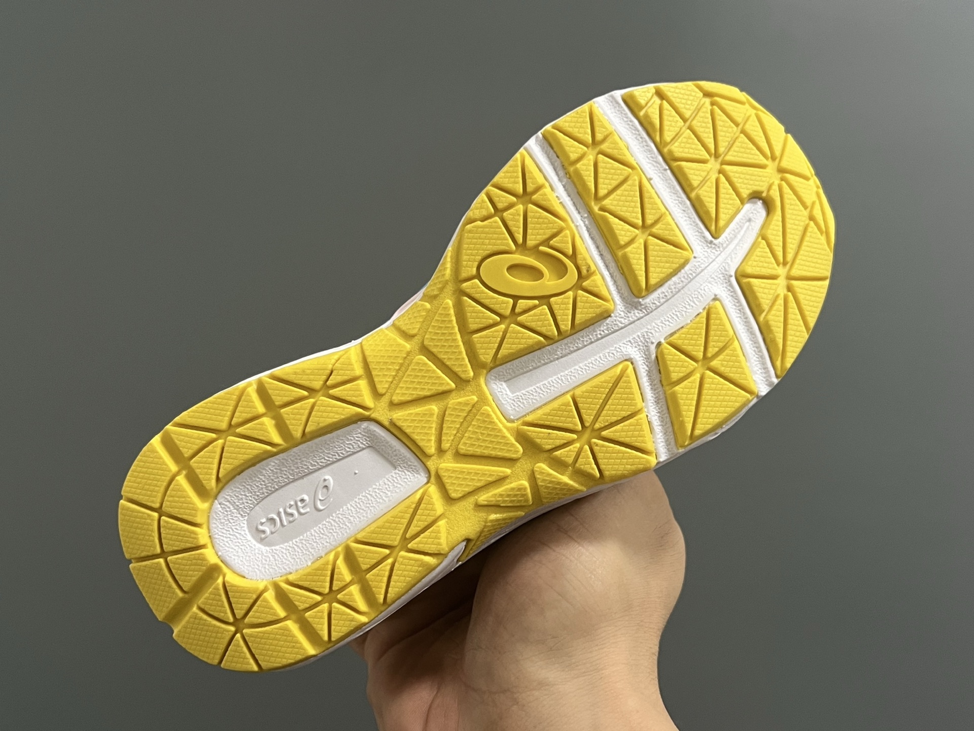 图片[6]-YSS新款XB儿童镂空魔术贴凉鞋 尺码：22-37码 小众的ASICS系列🔥 镂空设计，透气又舒适☁️ 魔术贴穿脱方便✌🏻 原装橡胶大底，耐磨耐穿✔️-选品中心