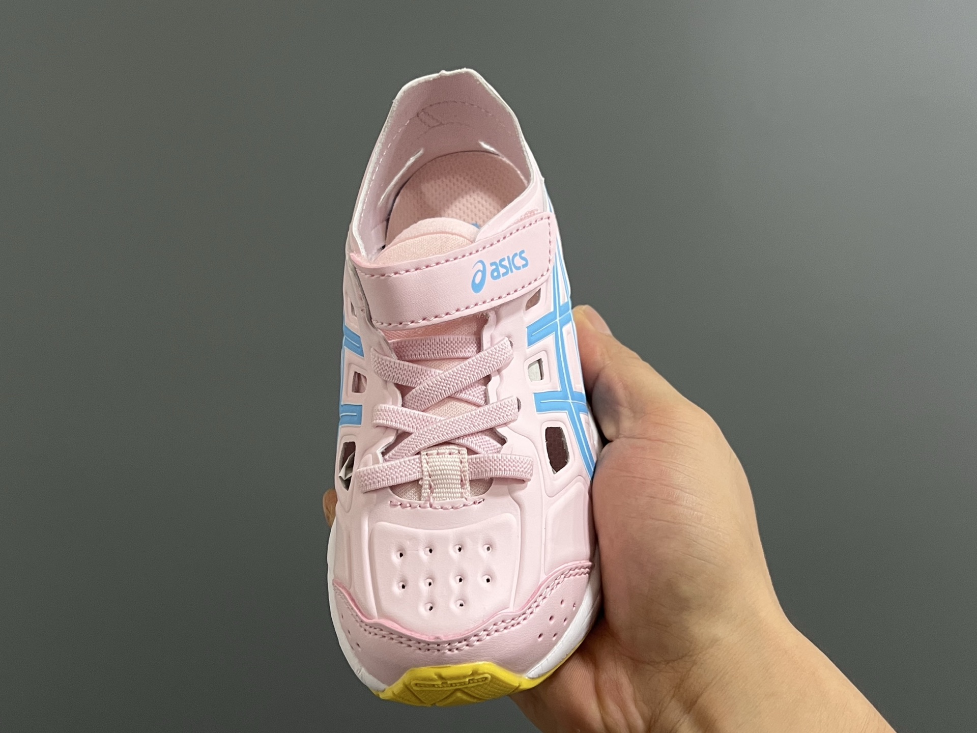 图片[3]-YSS新款XB儿童镂空魔术贴凉鞋 尺码：22-37码 小众的ASICS系列🔥 镂空设计，透气又舒适☁️ 魔术贴穿脱方便✌🏻 原装橡胶大底，耐磨耐穿✔️-选品中心