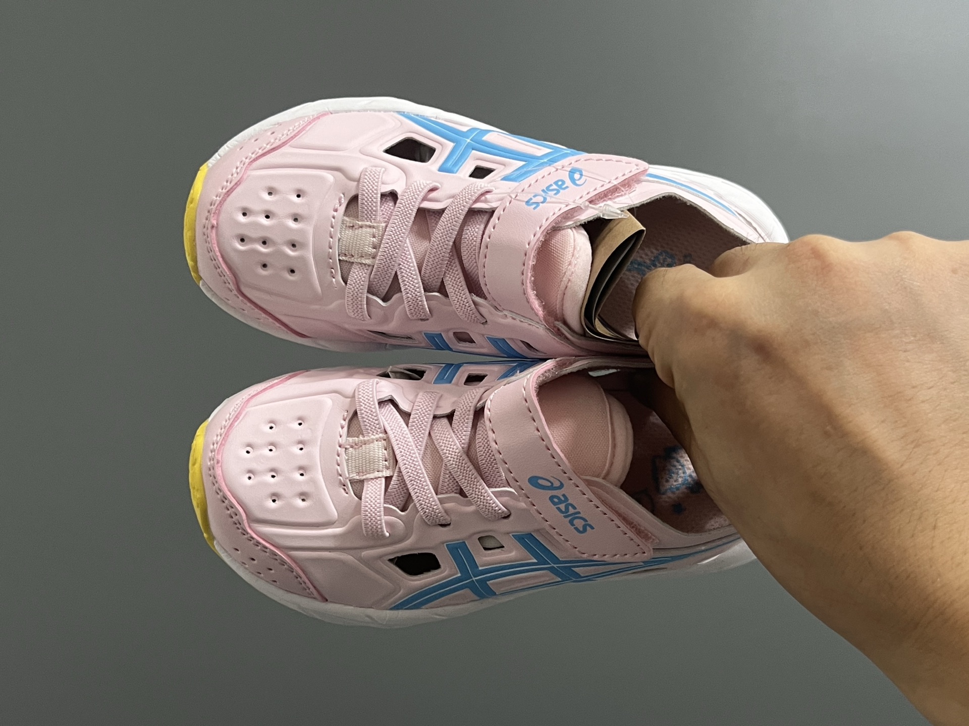 YSS新款XB儿童镂空魔术贴凉鞋 尺码：22-37码 小众的ASICS系列🔥 镂空设计，透气又舒适☁️ 魔术贴穿脱方便✌🏻 原装橡胶大底，耐磨耐穿✔️-选品中心