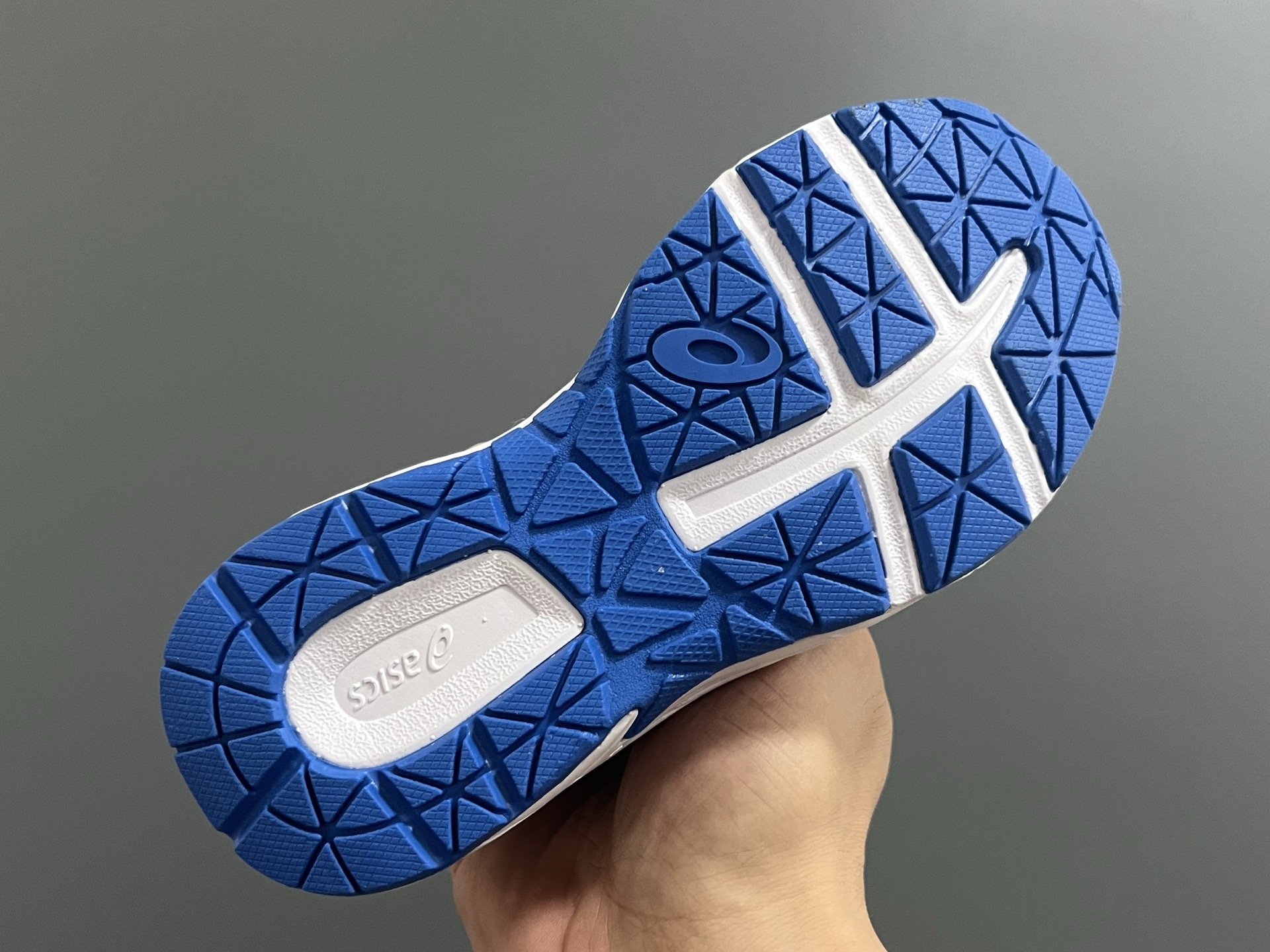 图片[5]-YSS新款XB儿童镂空魔术贴凉鞋 尺码：22-37码 小众的ASICS系列🔥 镂空设计，透气又舒适☁️ 魔术贴穿脱方便✌🏻 原装橡胶大底，耐磨耐穿✔️-选品中心